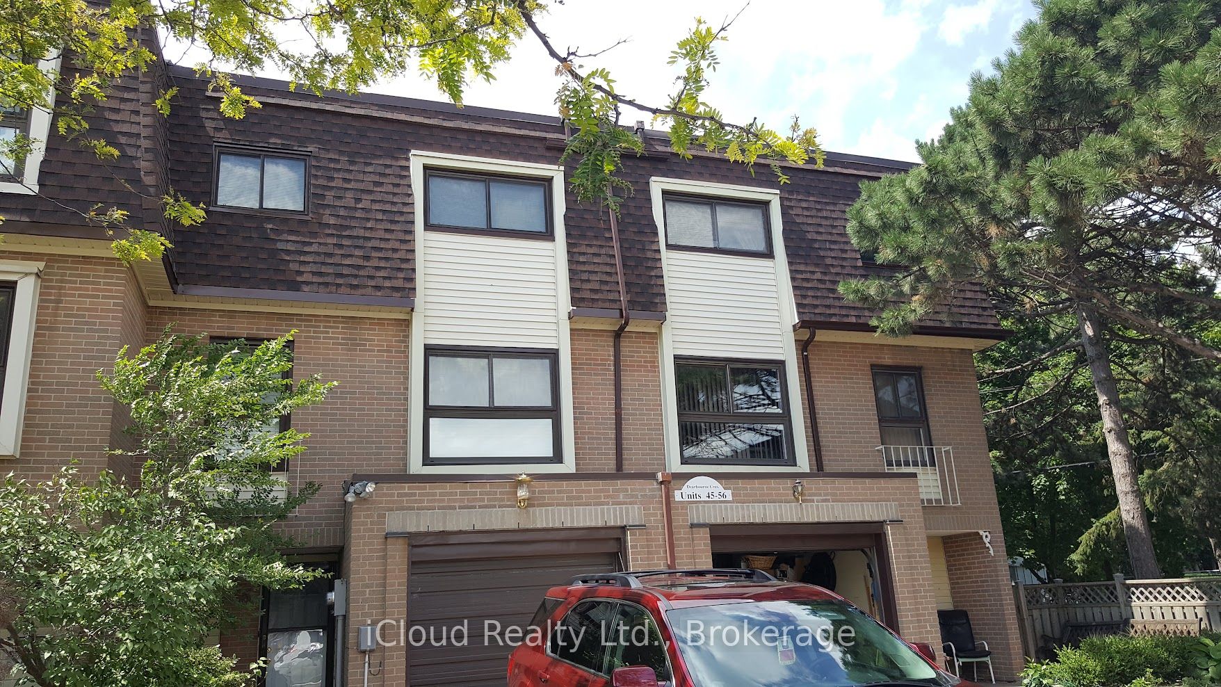 46 Dearbourne Boulevard 56 Property Photo 2