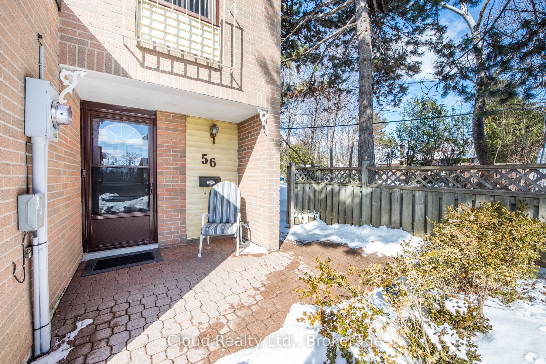 46 Dearbourne Boulevard 56 Property Photo 3