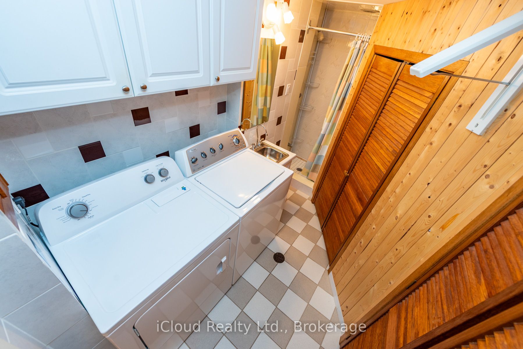 46 Dearbourne Boulevard 56 Property Photo 9