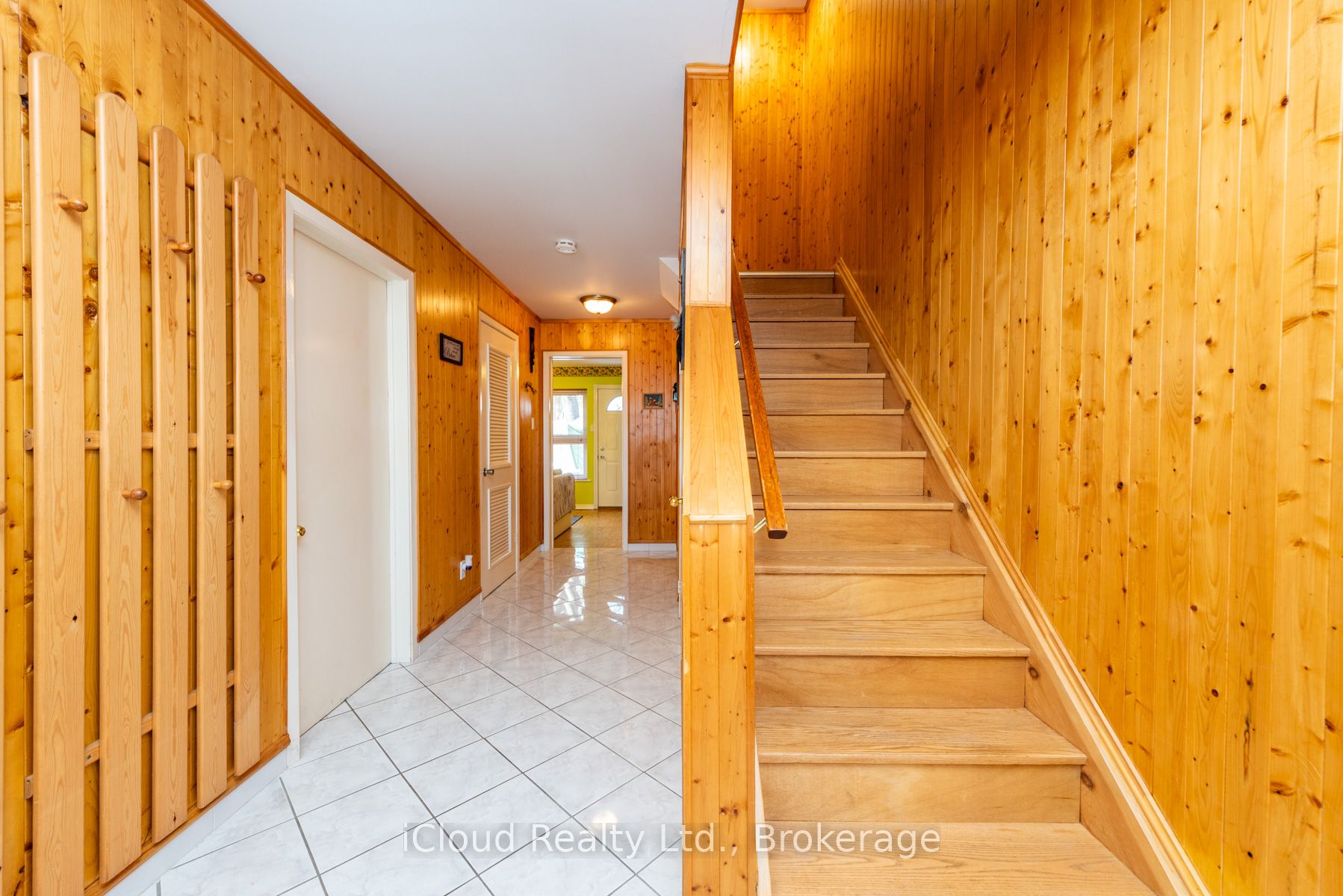 46 Dearbourne Boulevard 56 Property Photo 11