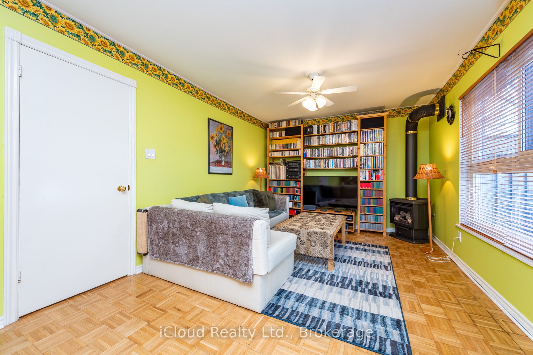 46 Dearbourne Boulevard 56 Property Photo 15