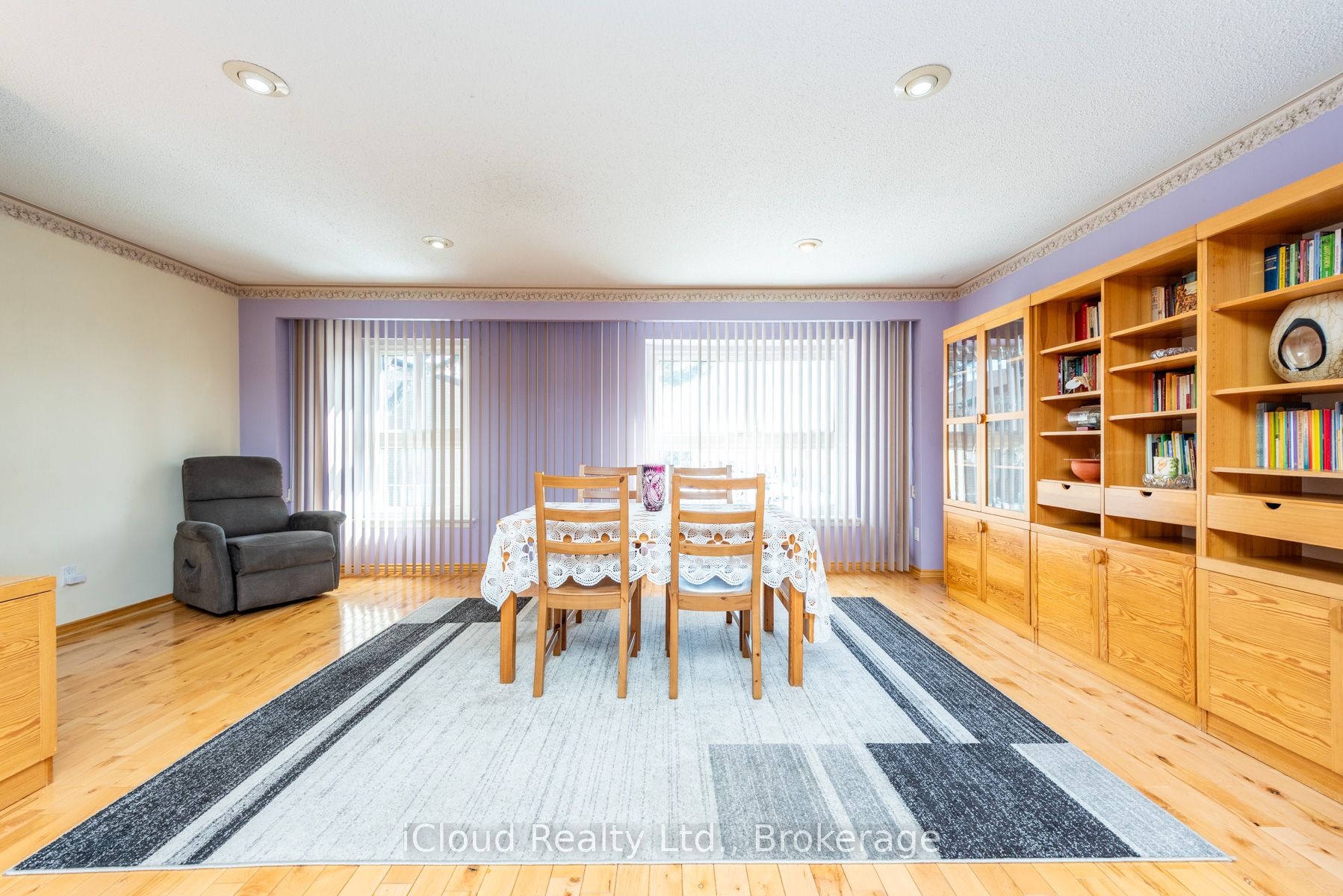 46 Dearbourne Boulevard 56 Property Photo 21