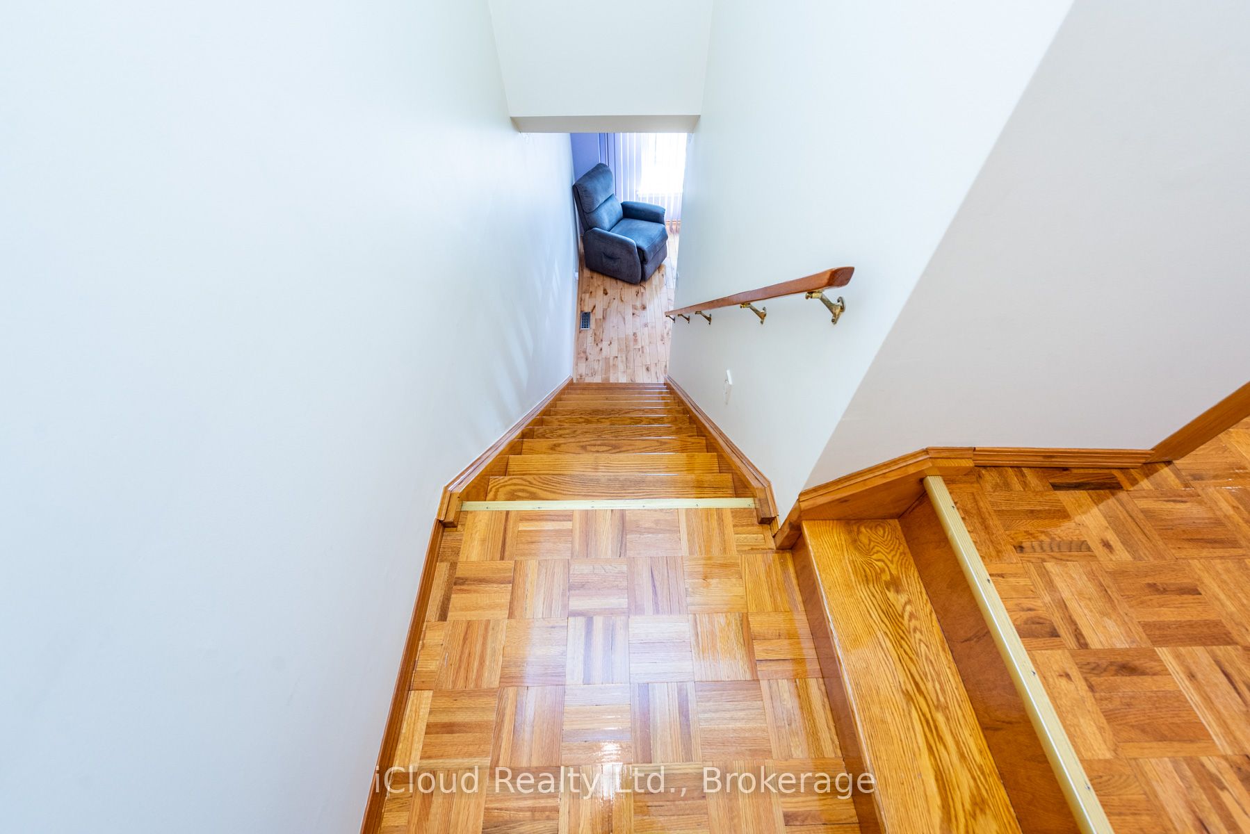 46 Dearbourne Boulevard 56 Property Photo 29