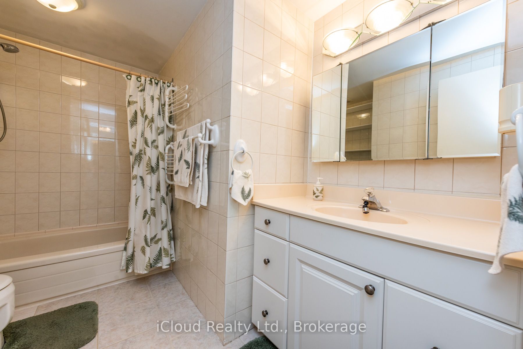 46 Dearbourne Boulevard 56 Property Photo 33