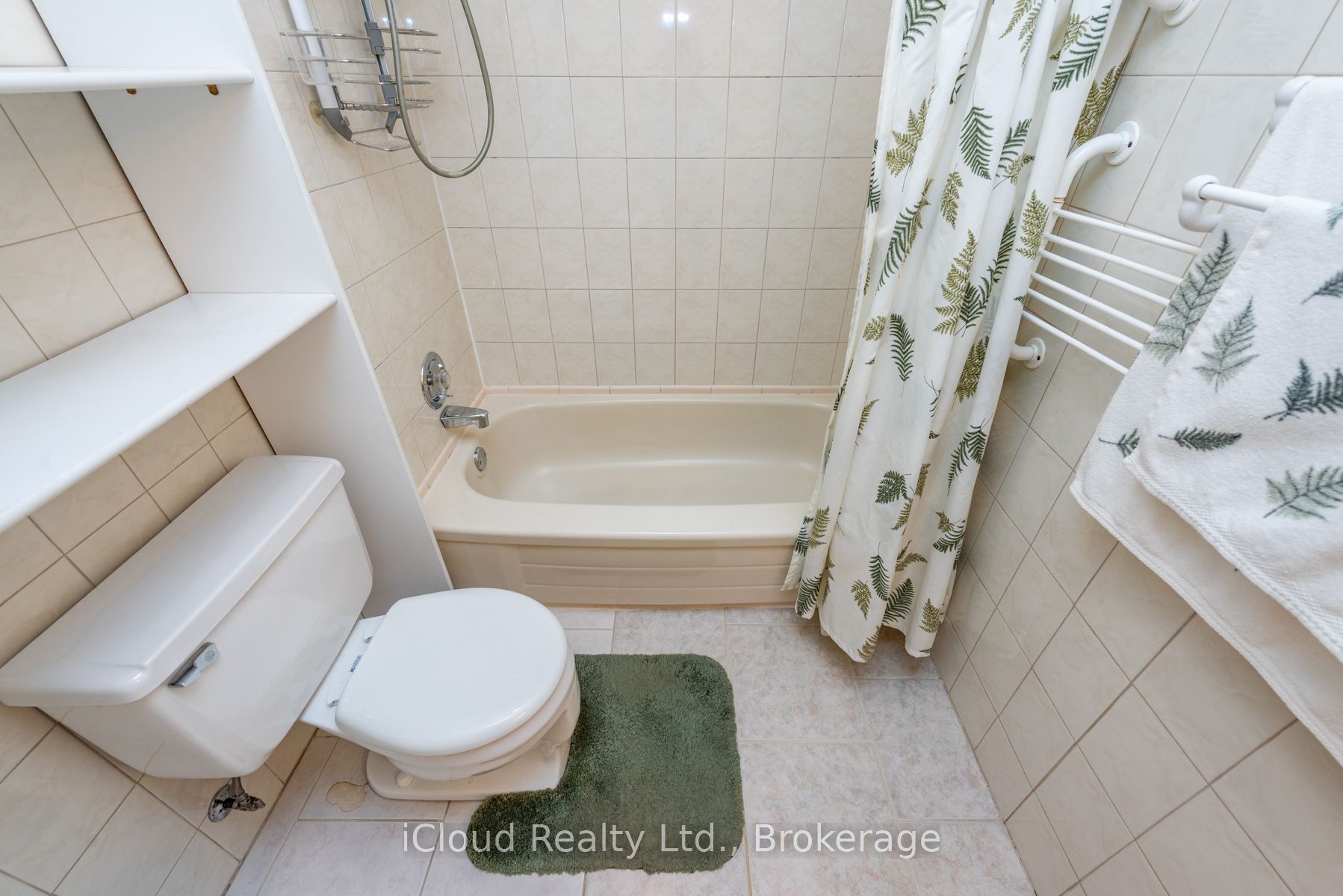 46 Dearbourne Boulevard 56 Property Photo 34