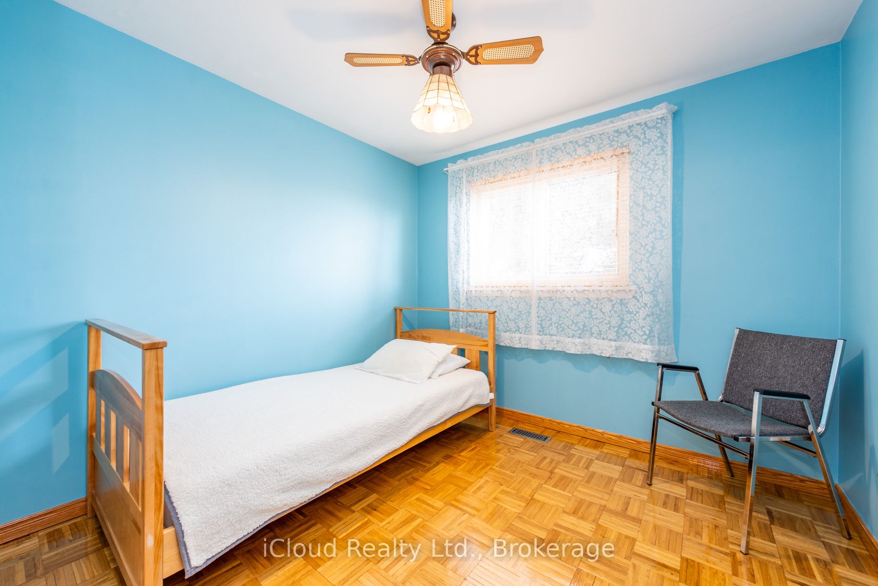 46 Dearbourne Boulevard 56 Property Photo 37