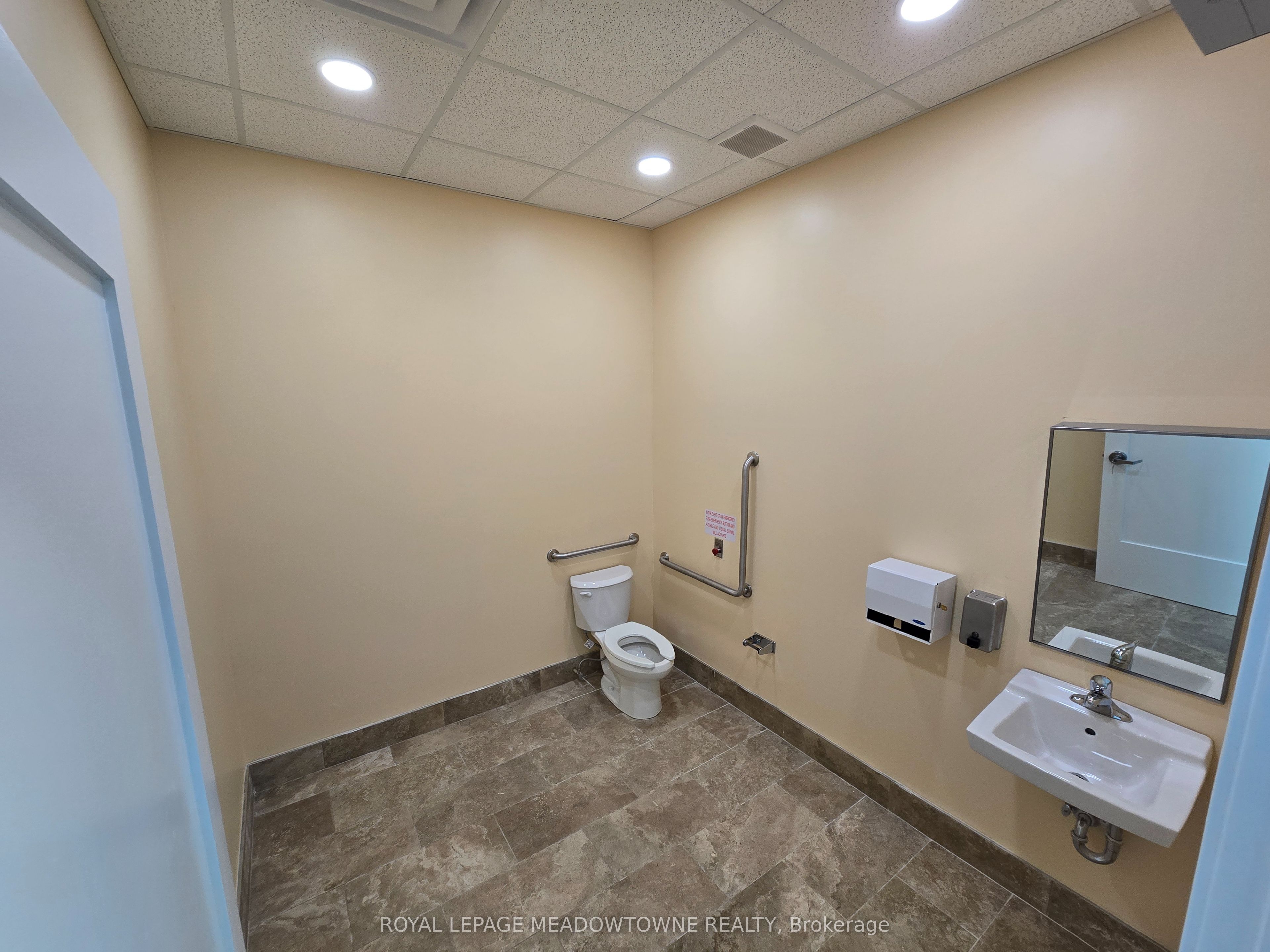 2578 Bristol Circle 11 Property Photo 6