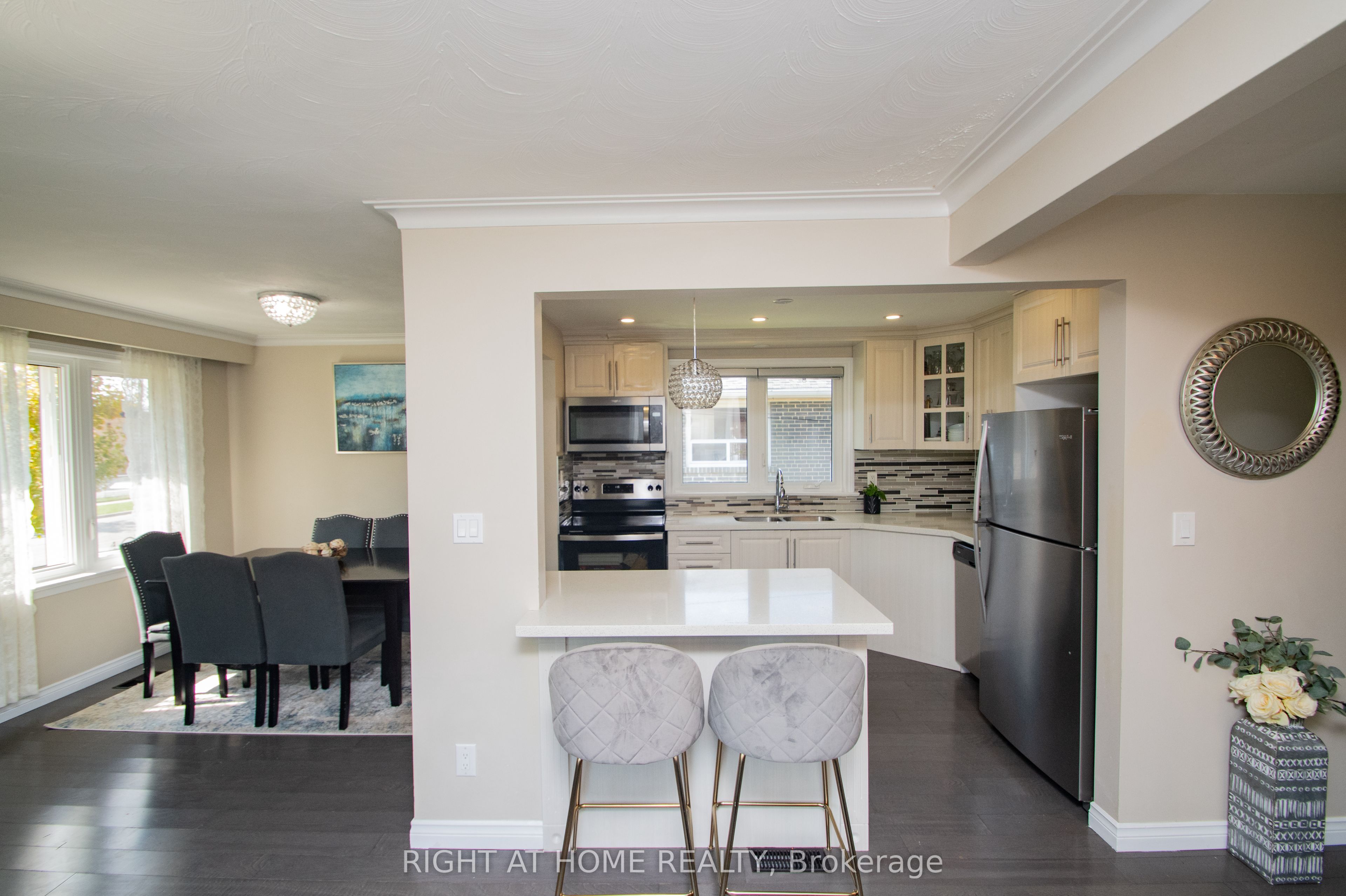 65 Bridgenorth Crescent Property Photo 4