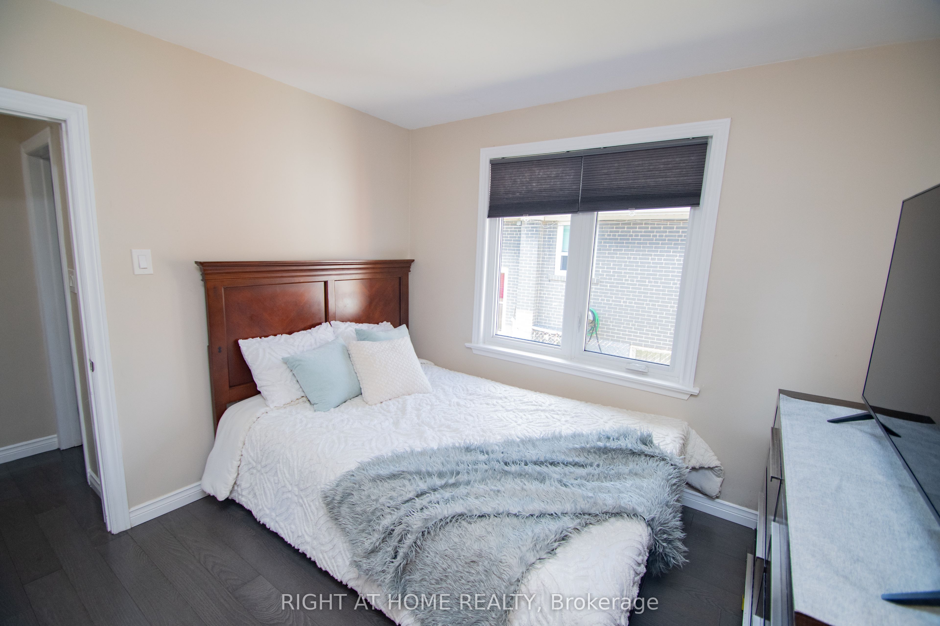 65 Bridgenorth Crescent Property Photo 6