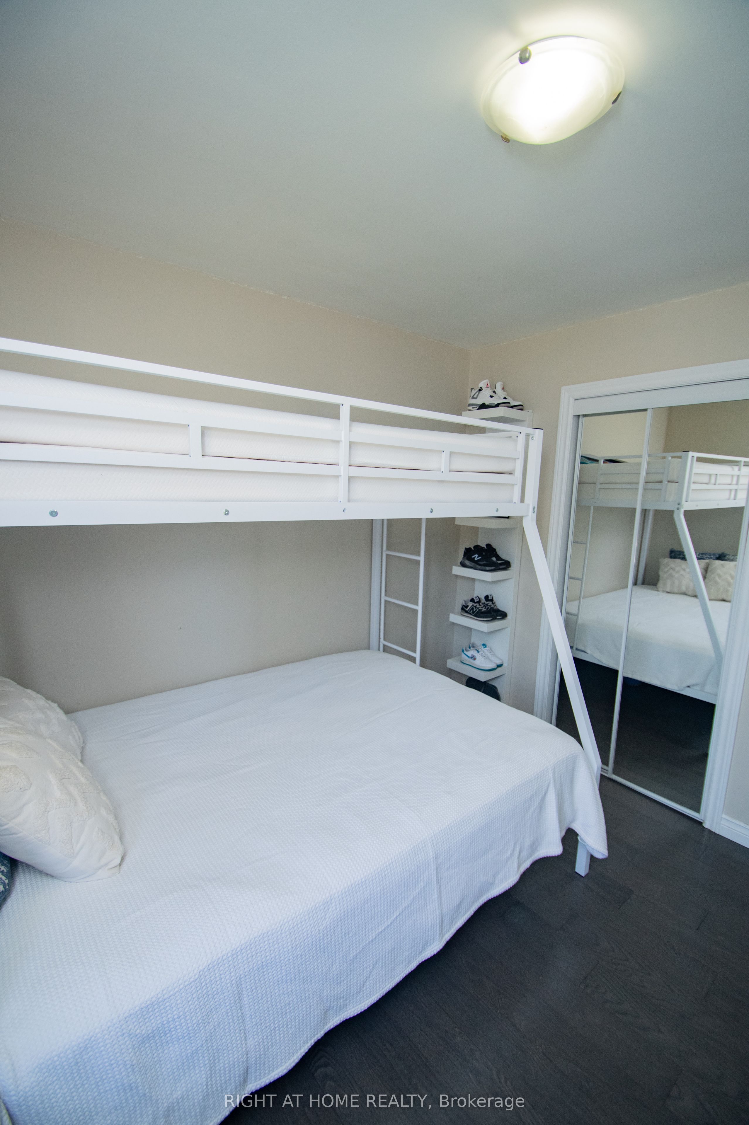 65 Bridgenorth Crescent Property Photo 11