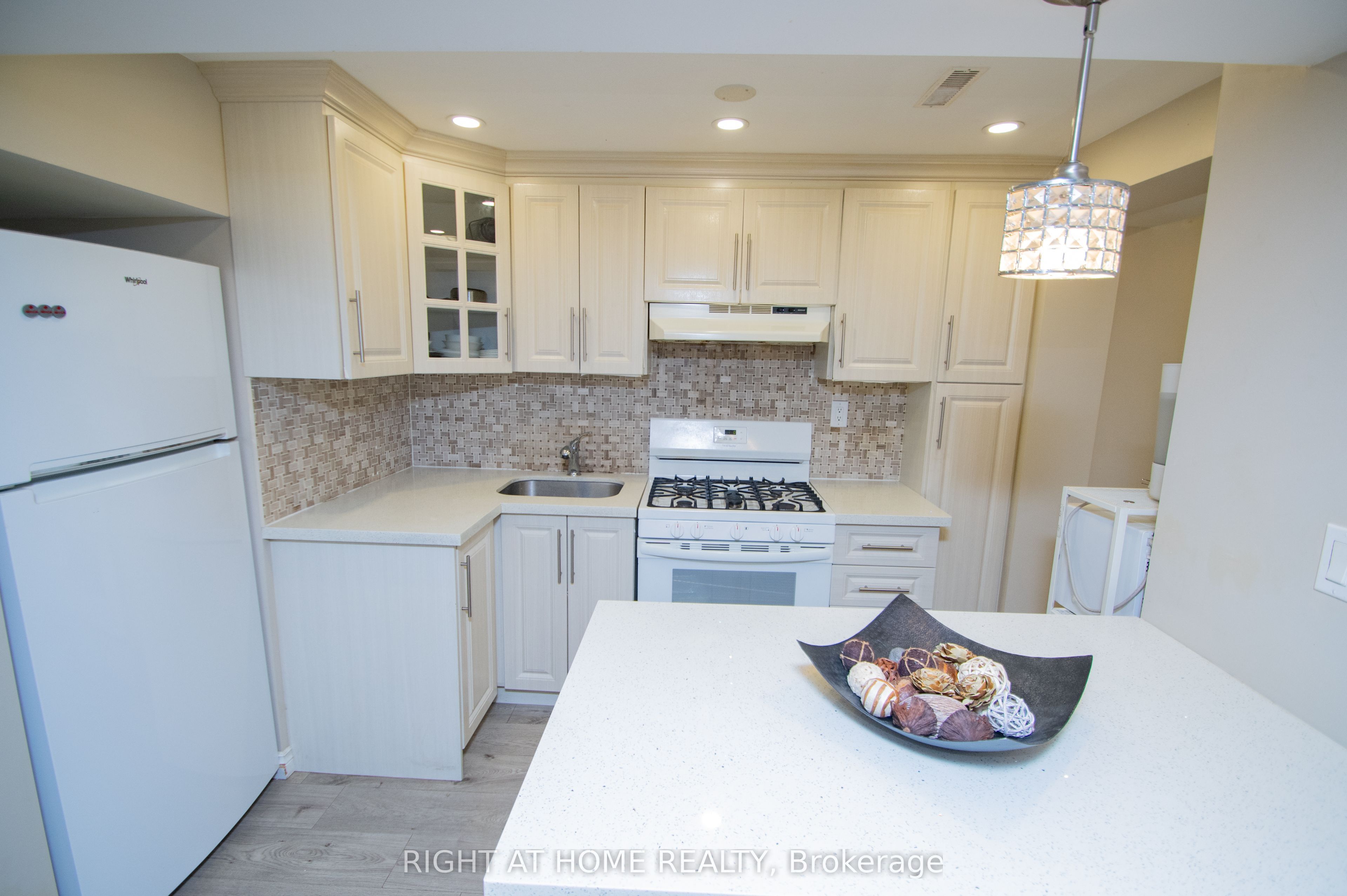 65 Bridgenorth Crescent Property Photo 18