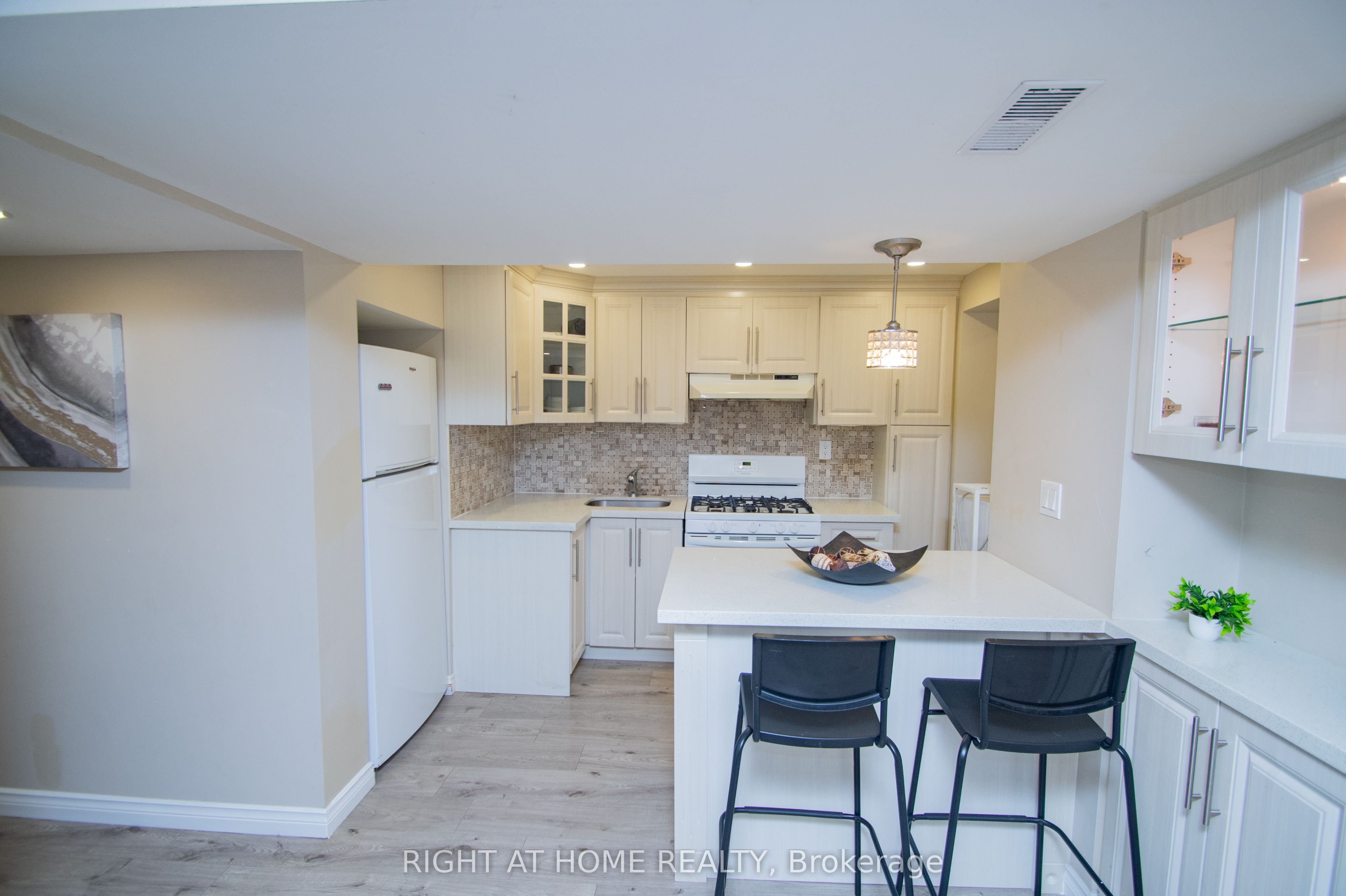 65 Bridgenorth Crescent Property Photo 20