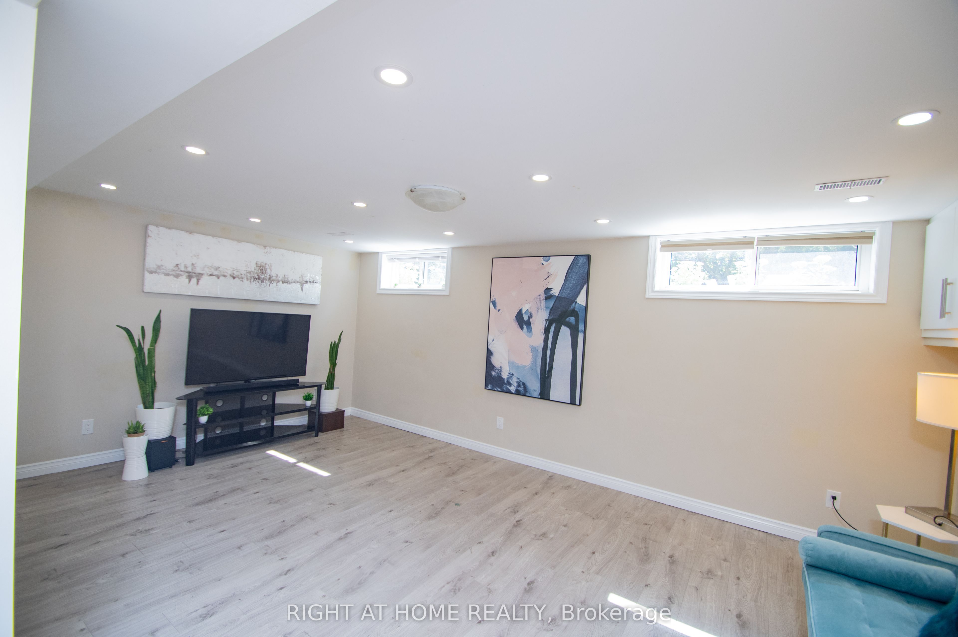 65 Bridgenorth Crescent Property Photo 21