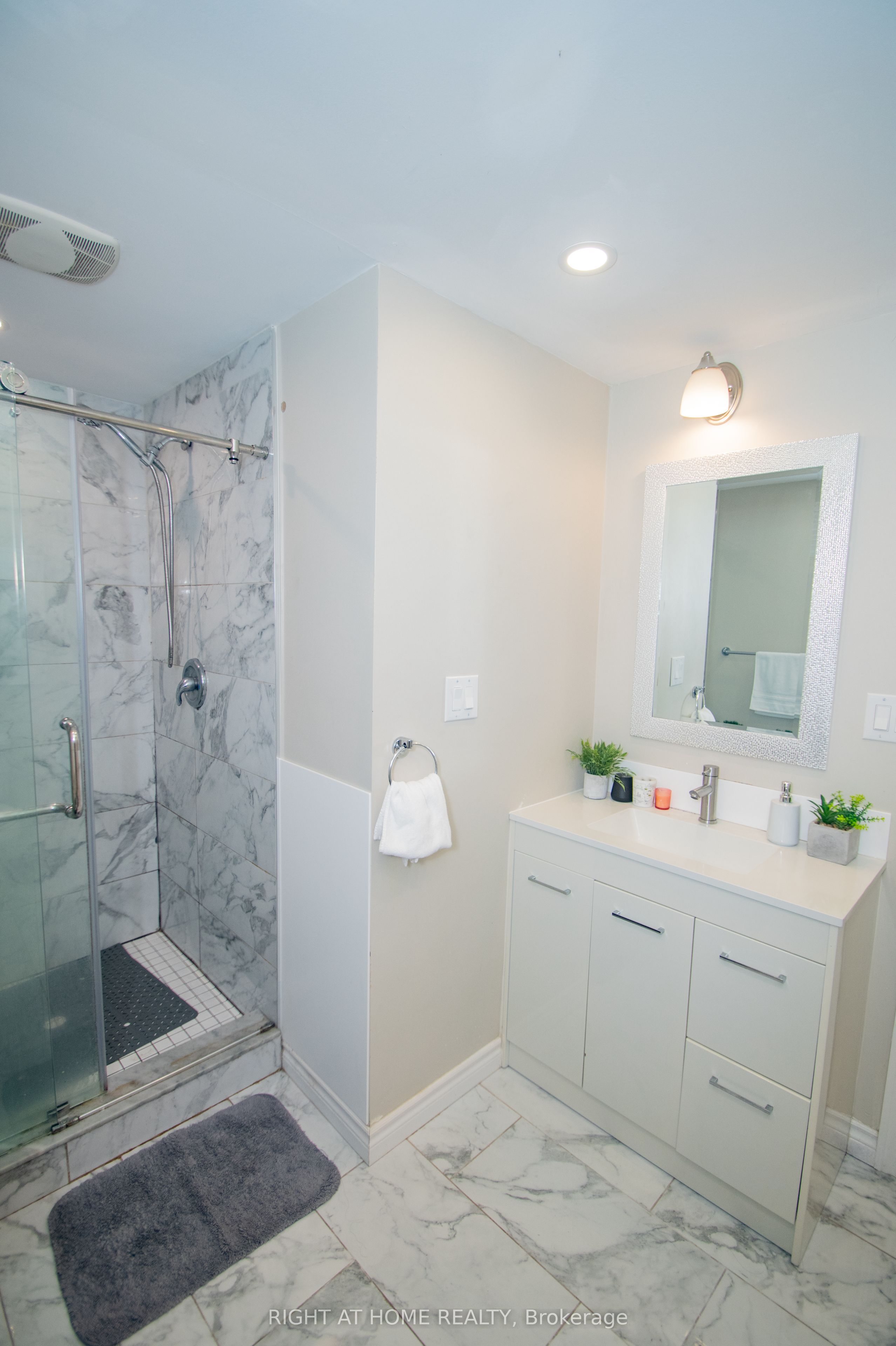 65 Bridgenorth Crescent Property Photo 28