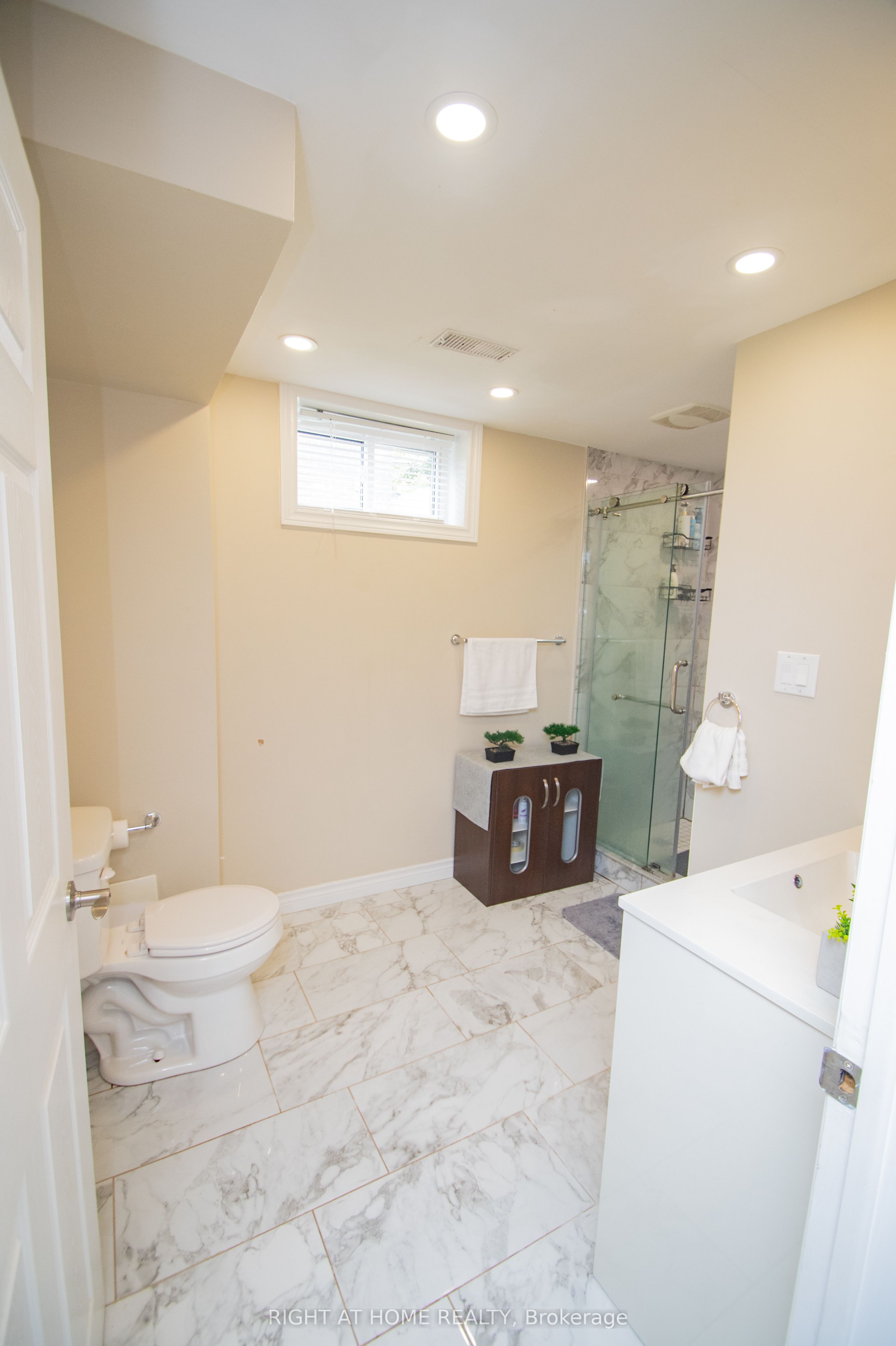65 Bridgenorth Crescent Property Photo 30