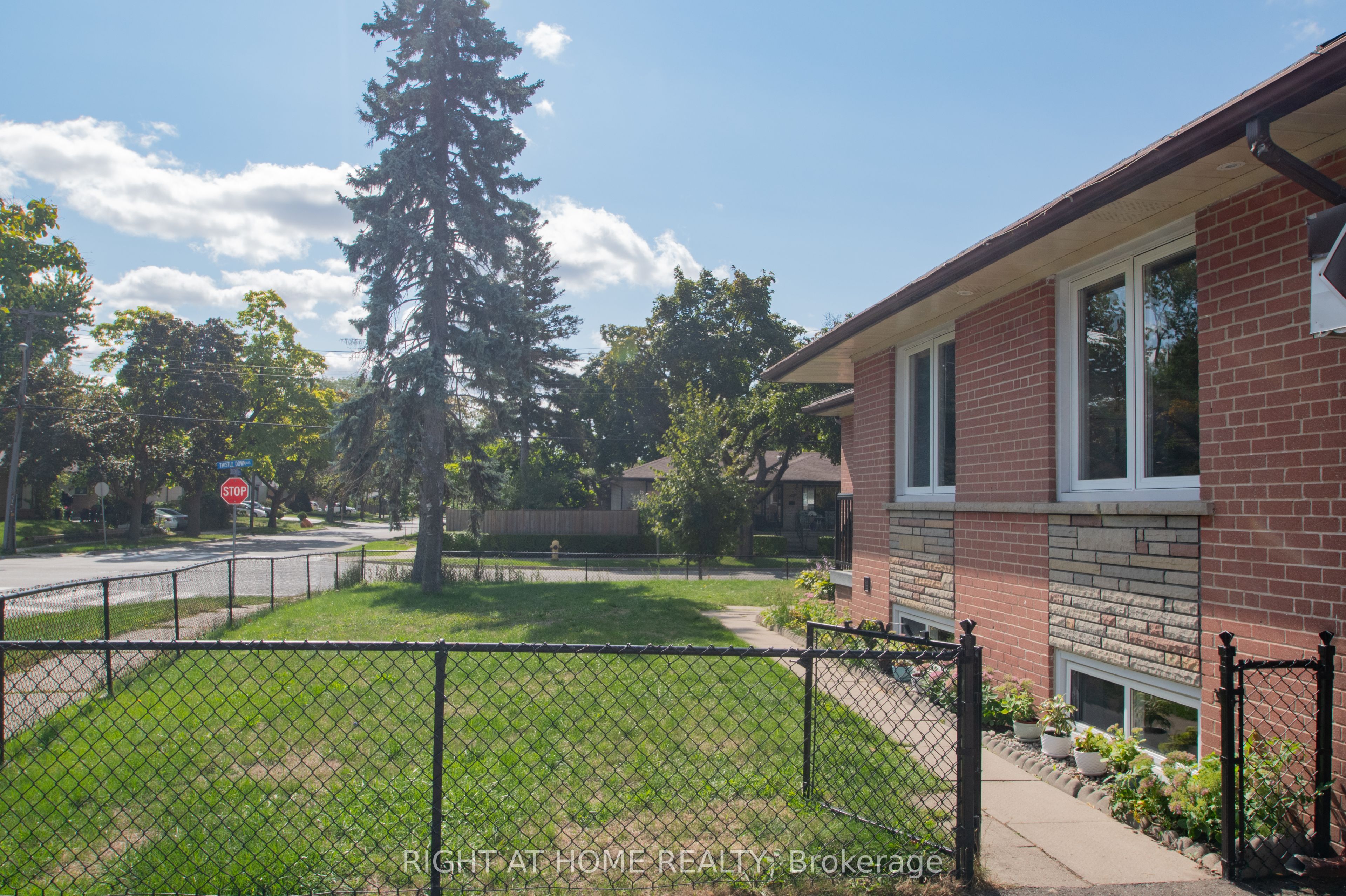 65 Bridgenorth Crescent Property Photo 32