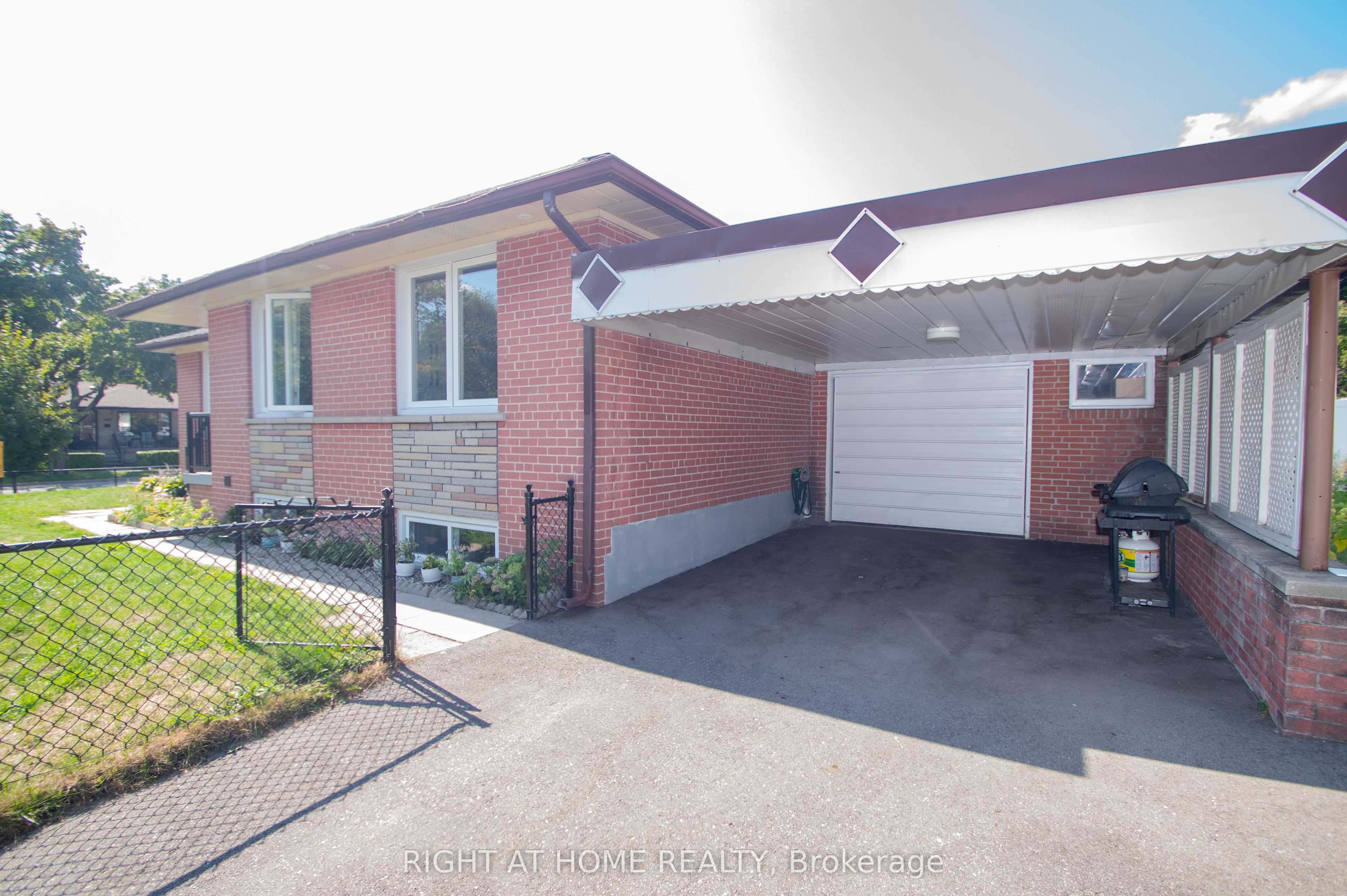65 Bridgenorth Crescent Property Photo 33