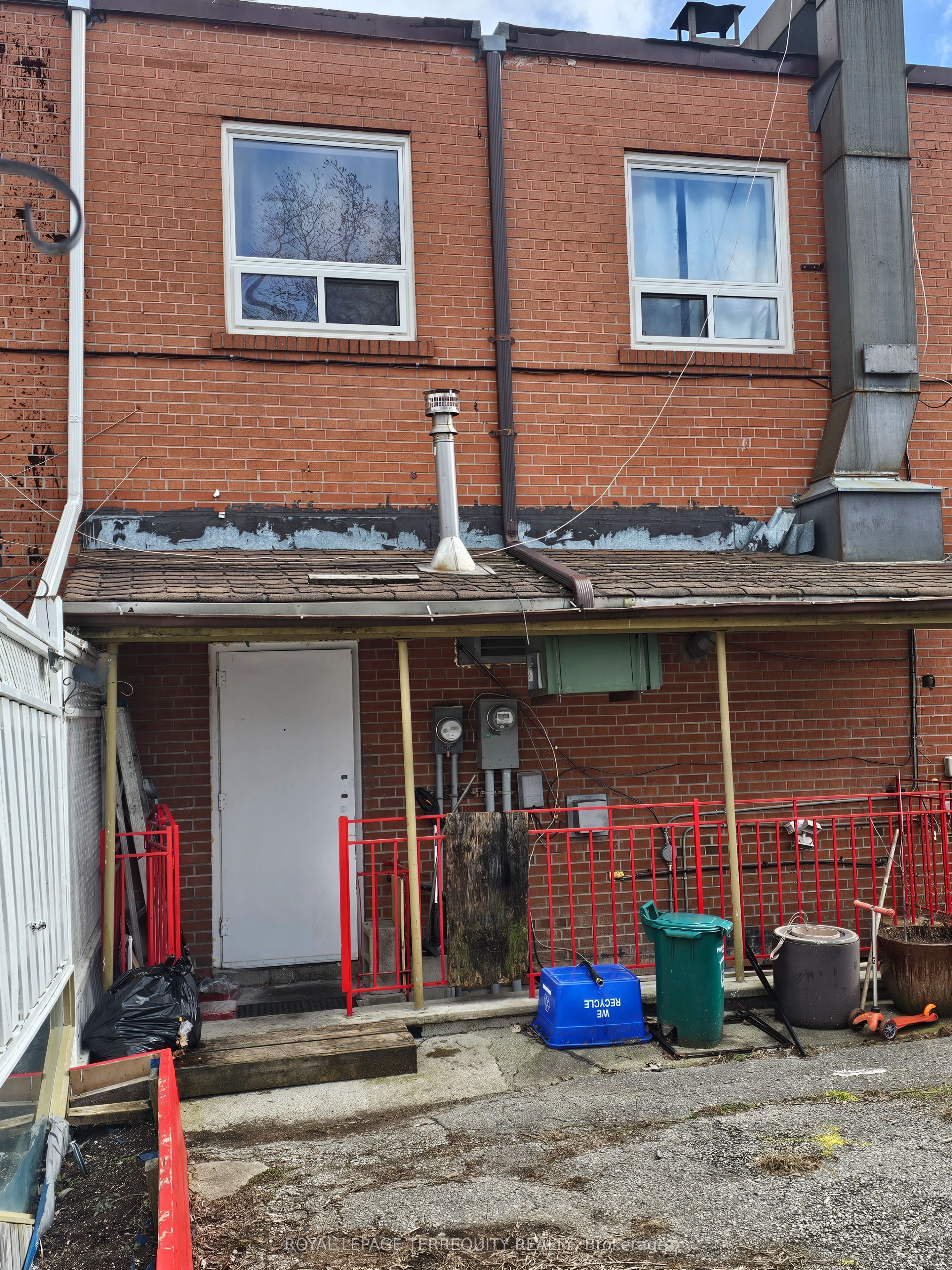 939 Lakeshore Road E Property Photo 5