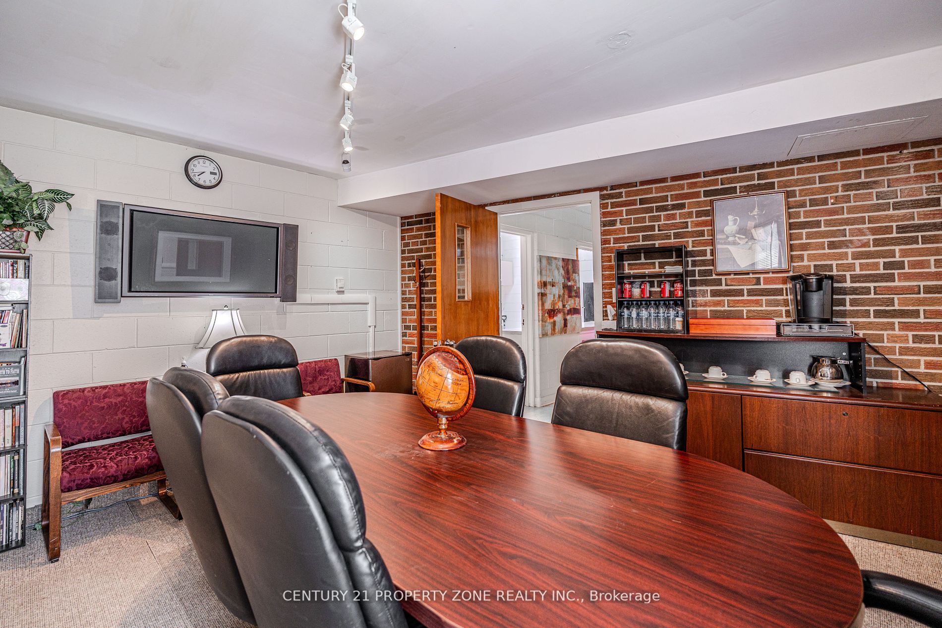1261 North Sherdian Way Property Photo 24