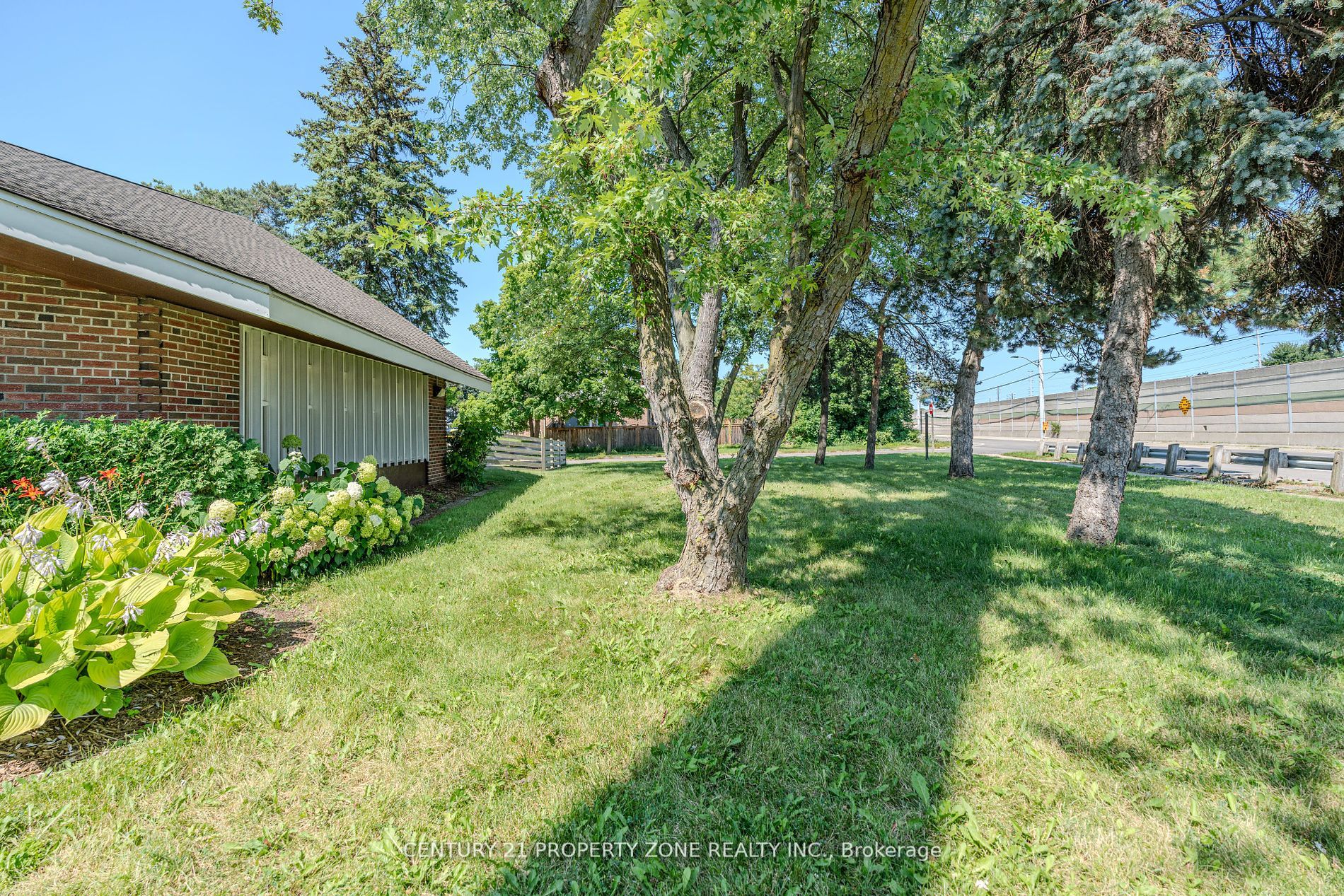 1261 North Sherdian Way Property Photo 28