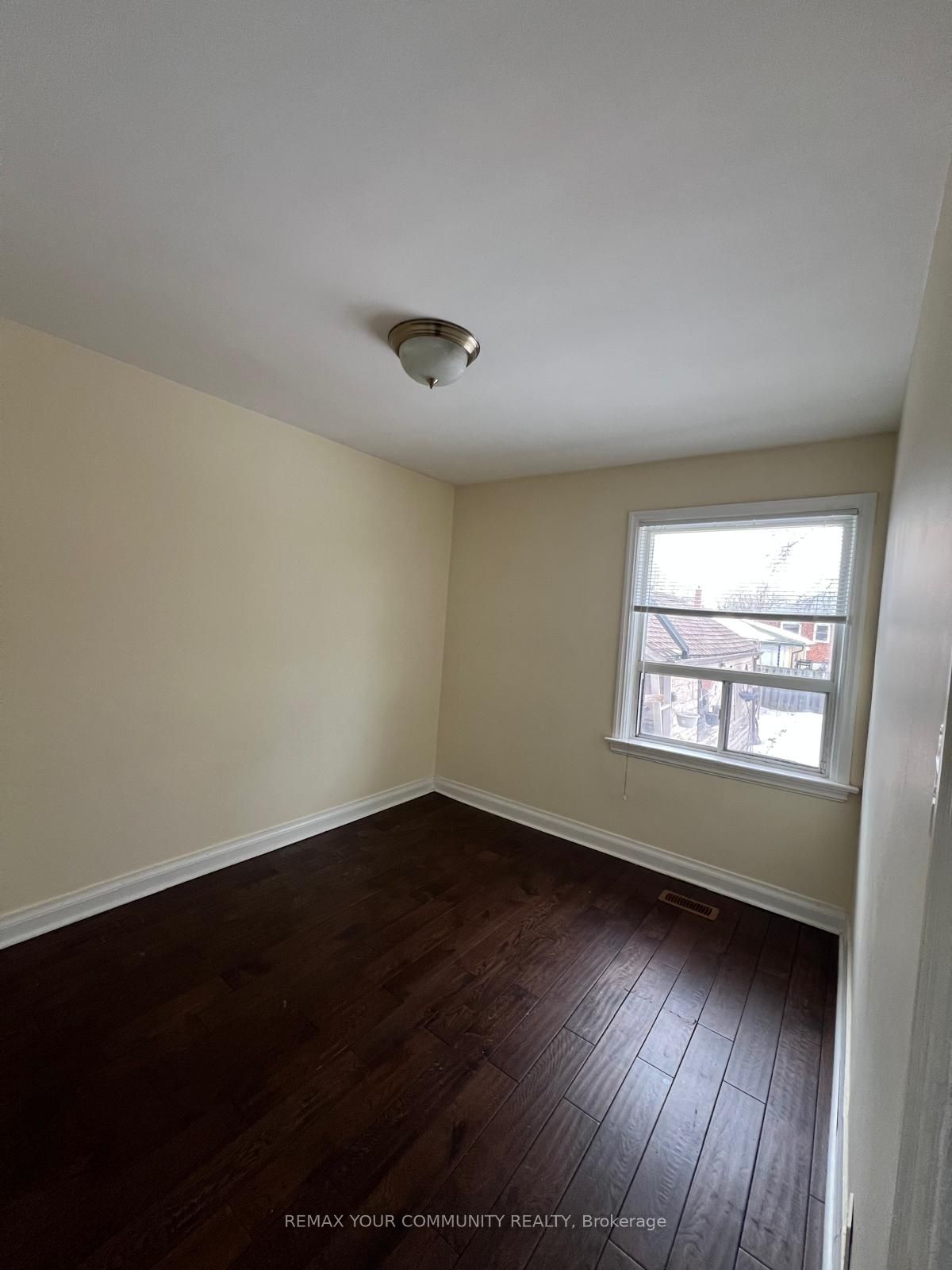 233 Beta Street Upper Property Photo 14