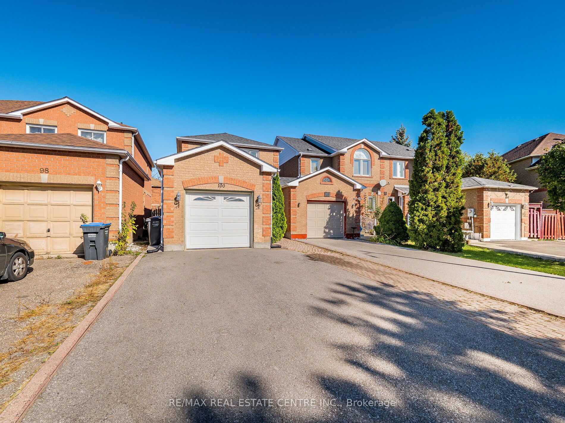100 White Tail Crescent Property Photo 1