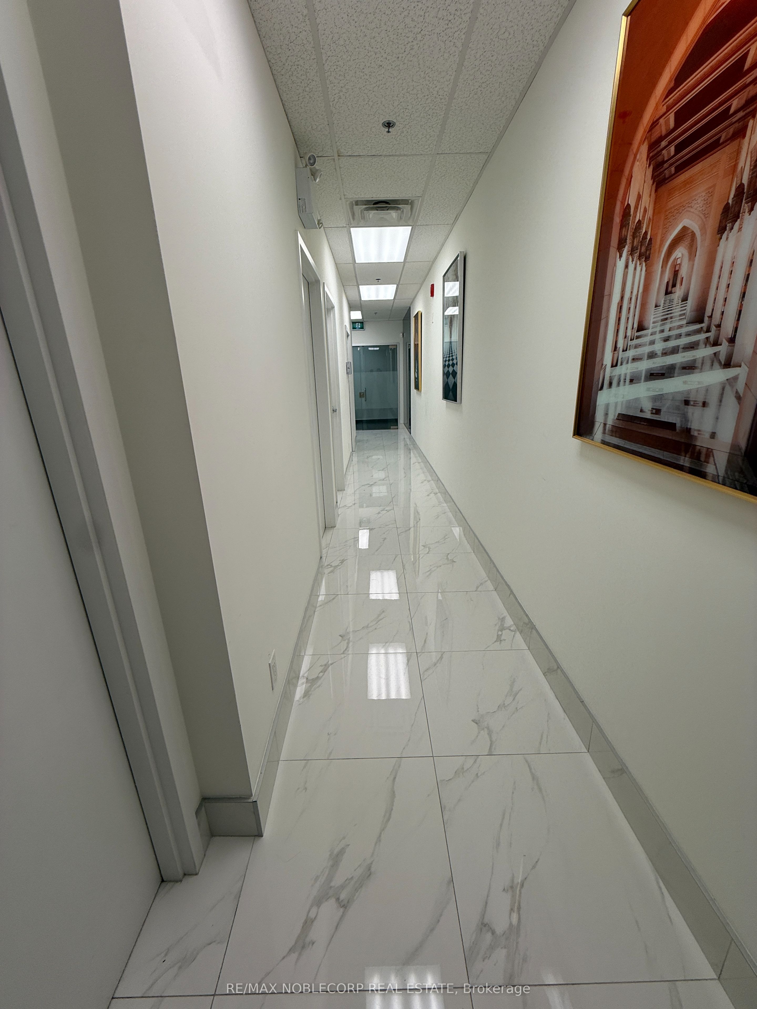 3075 Hospital Gate 422 Property Photo 2