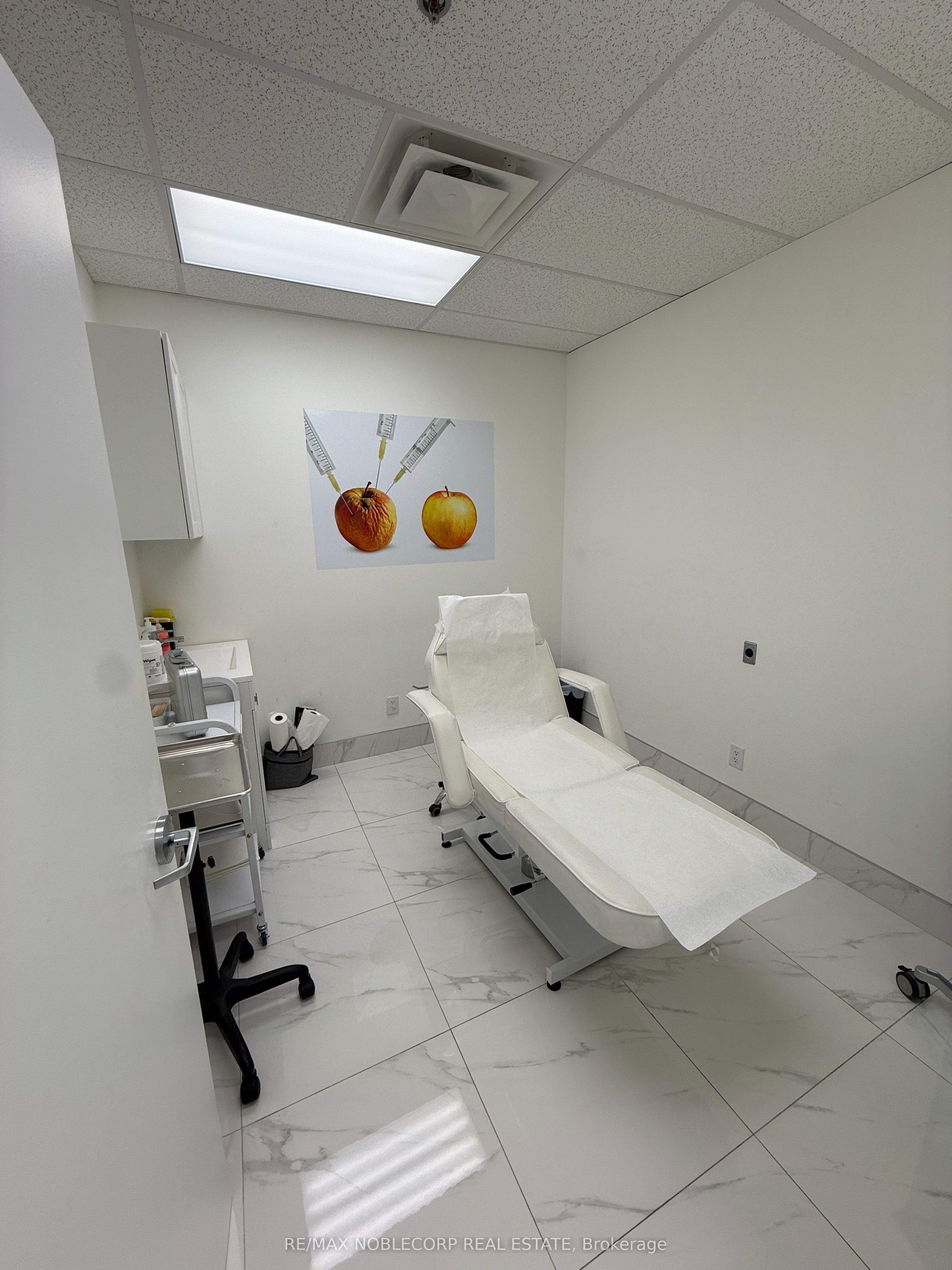 3075 Hospital Gate 422 Property Photo 6