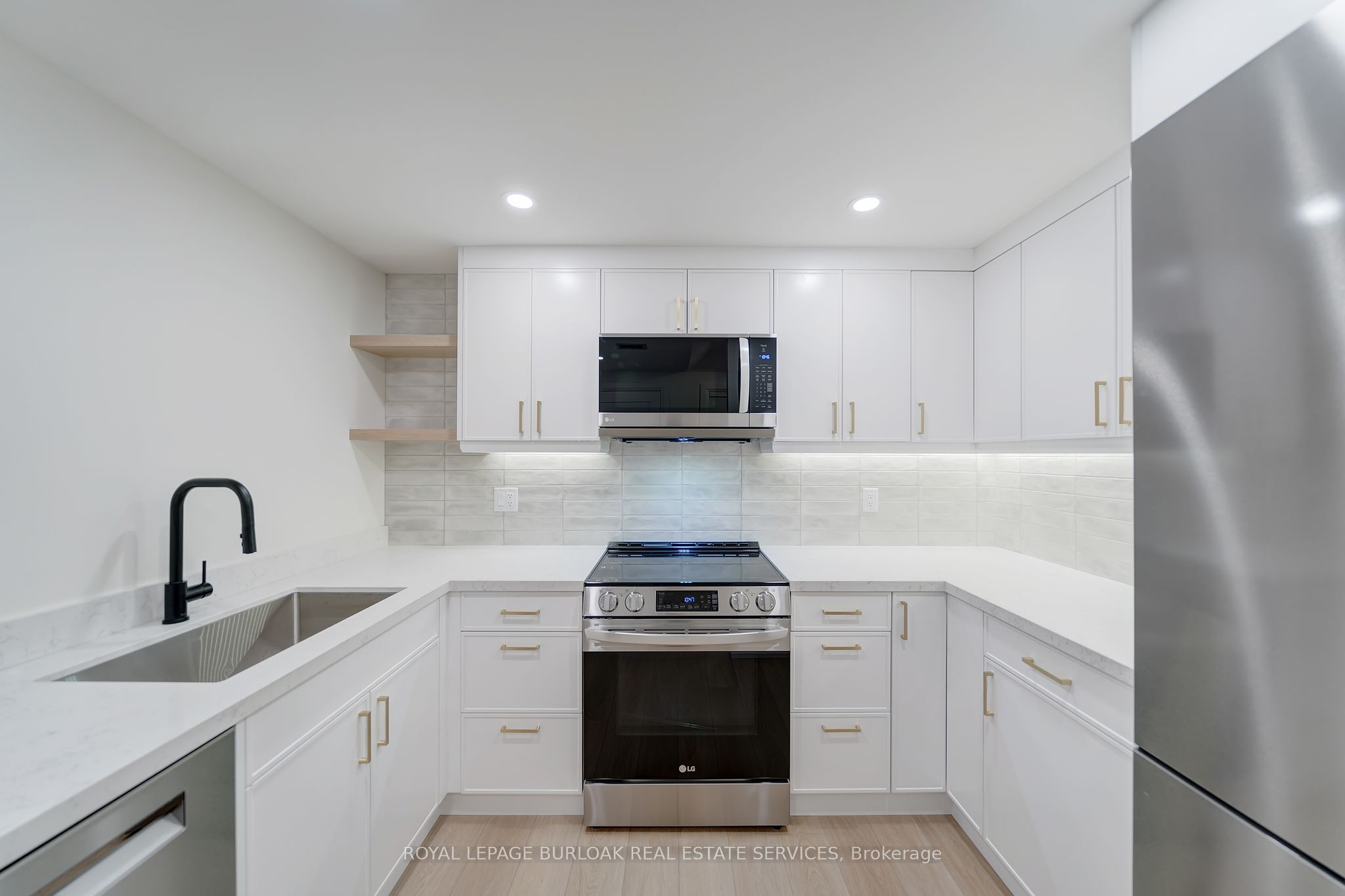 102 Bronte Road 303 Property Photo 4