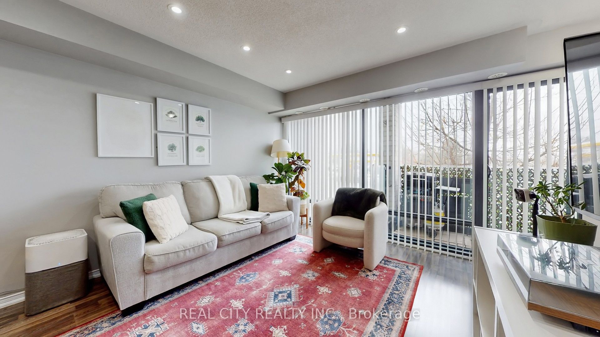 142 Widdicombe Hill Boulevard 511 Property Photo 2