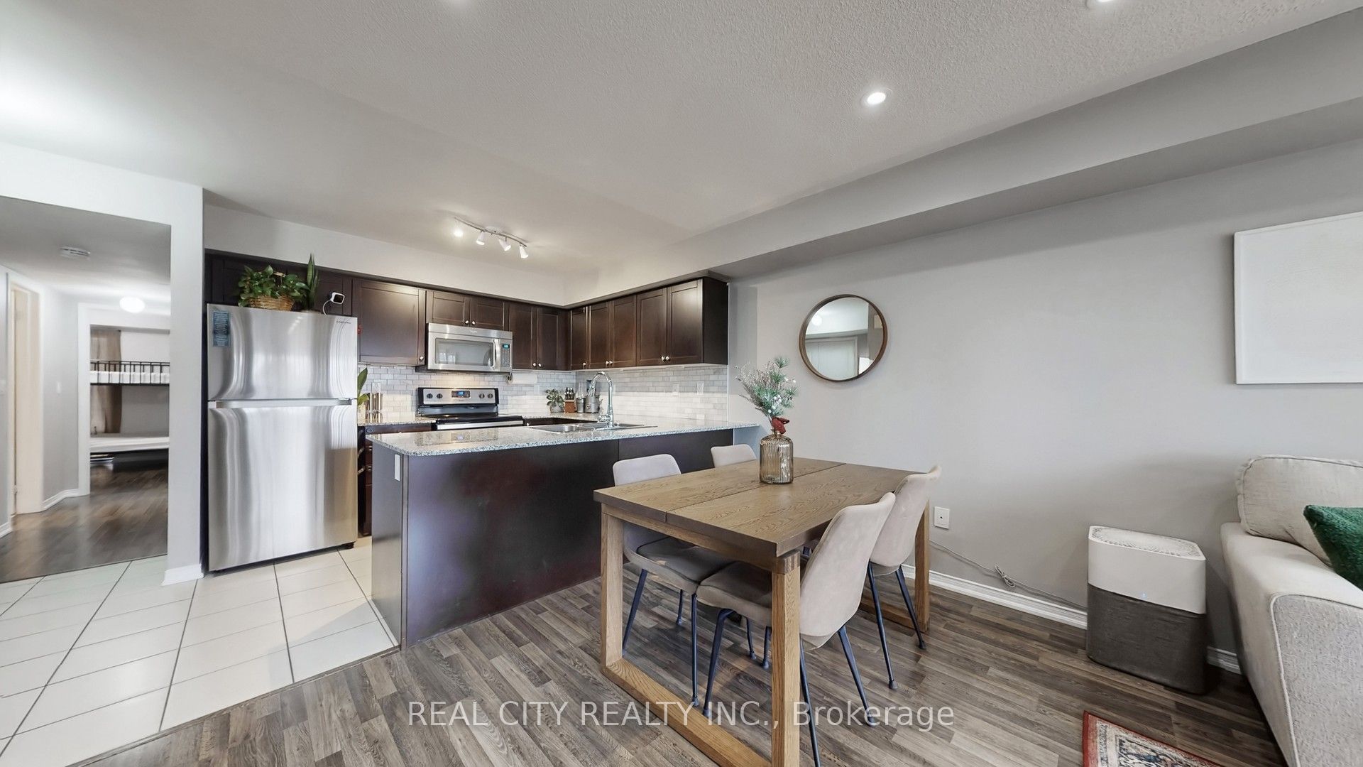 142 Widdicombe Hill Boulevard 511 Property Photo 7