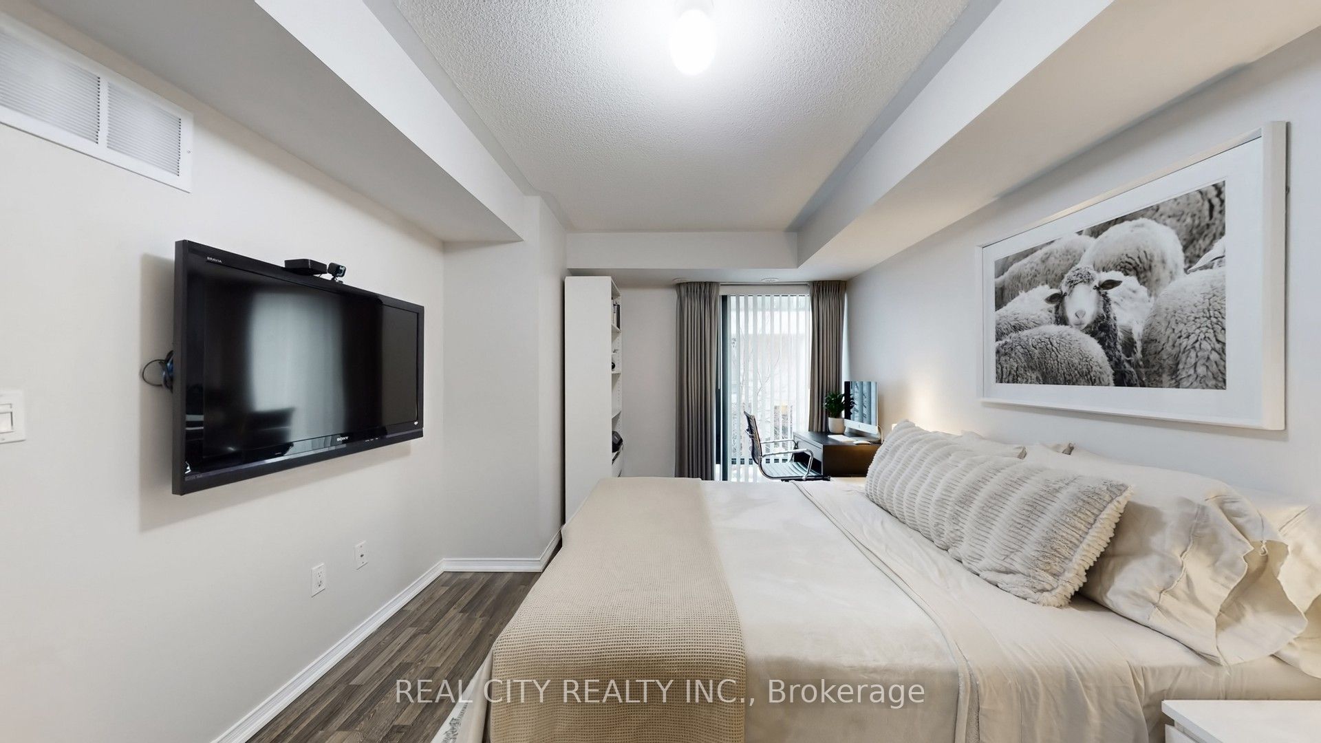 142 Widdicombe Hill Boulevard 511 Property Photo 12