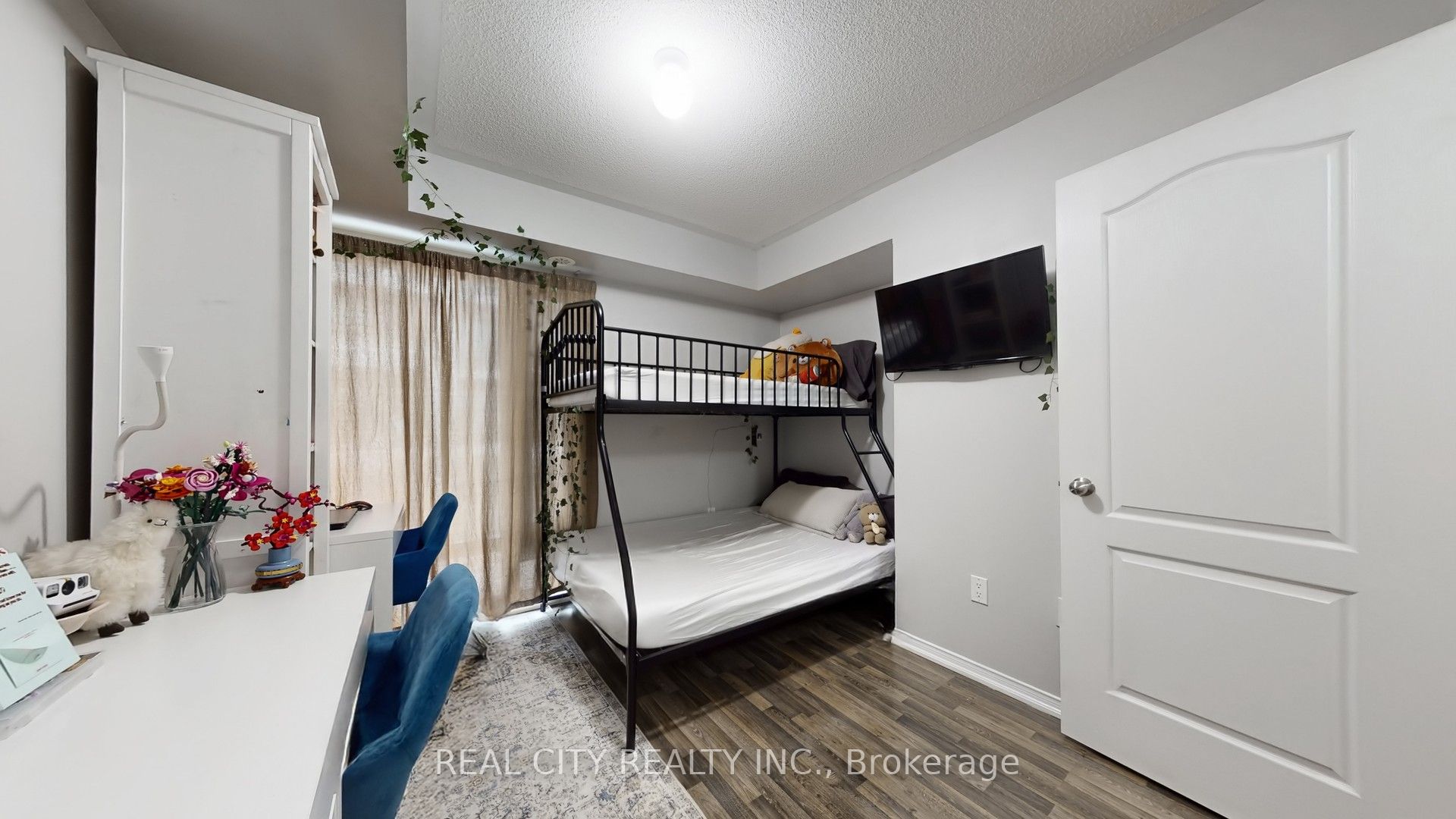 142 Widdicombe Hill Boulevard 511 Property Photo 16