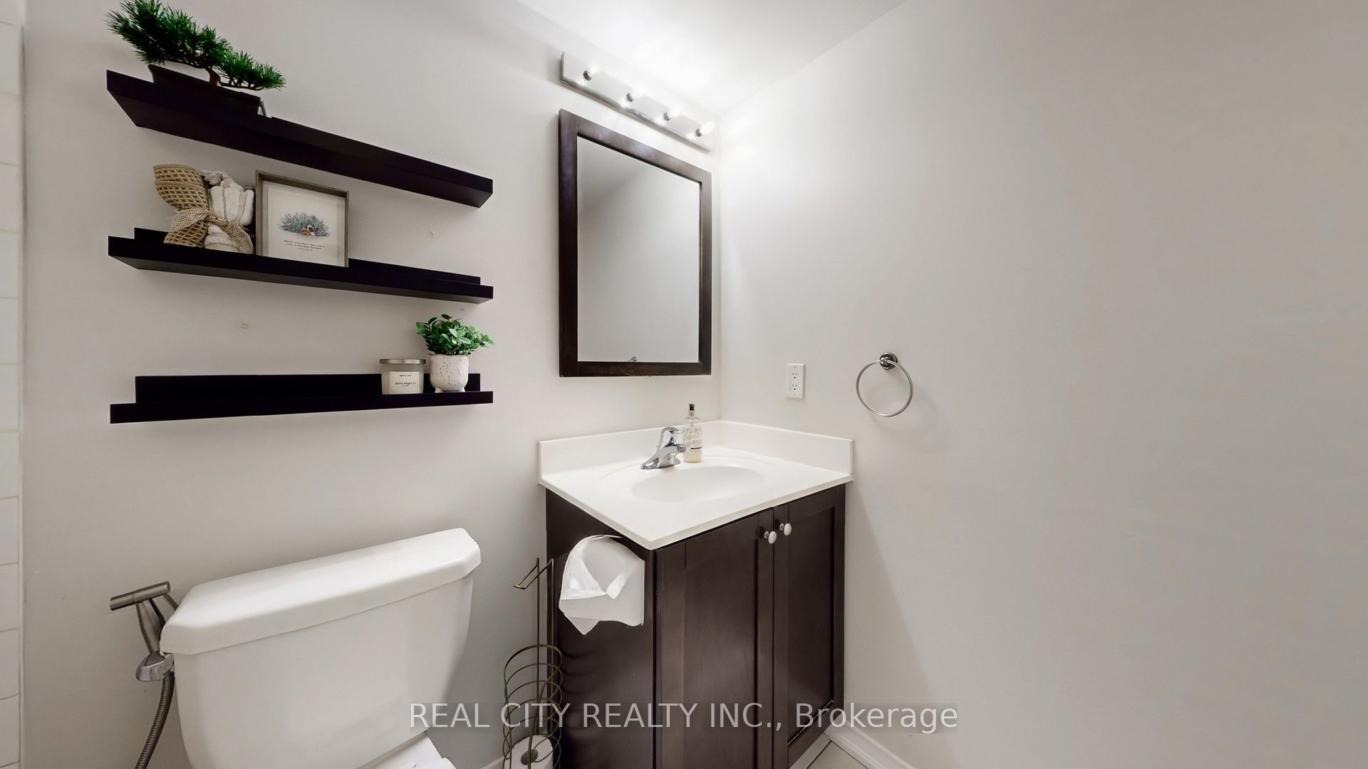 142 Widdicombe Hill Boulevard 511 Property Photo 19