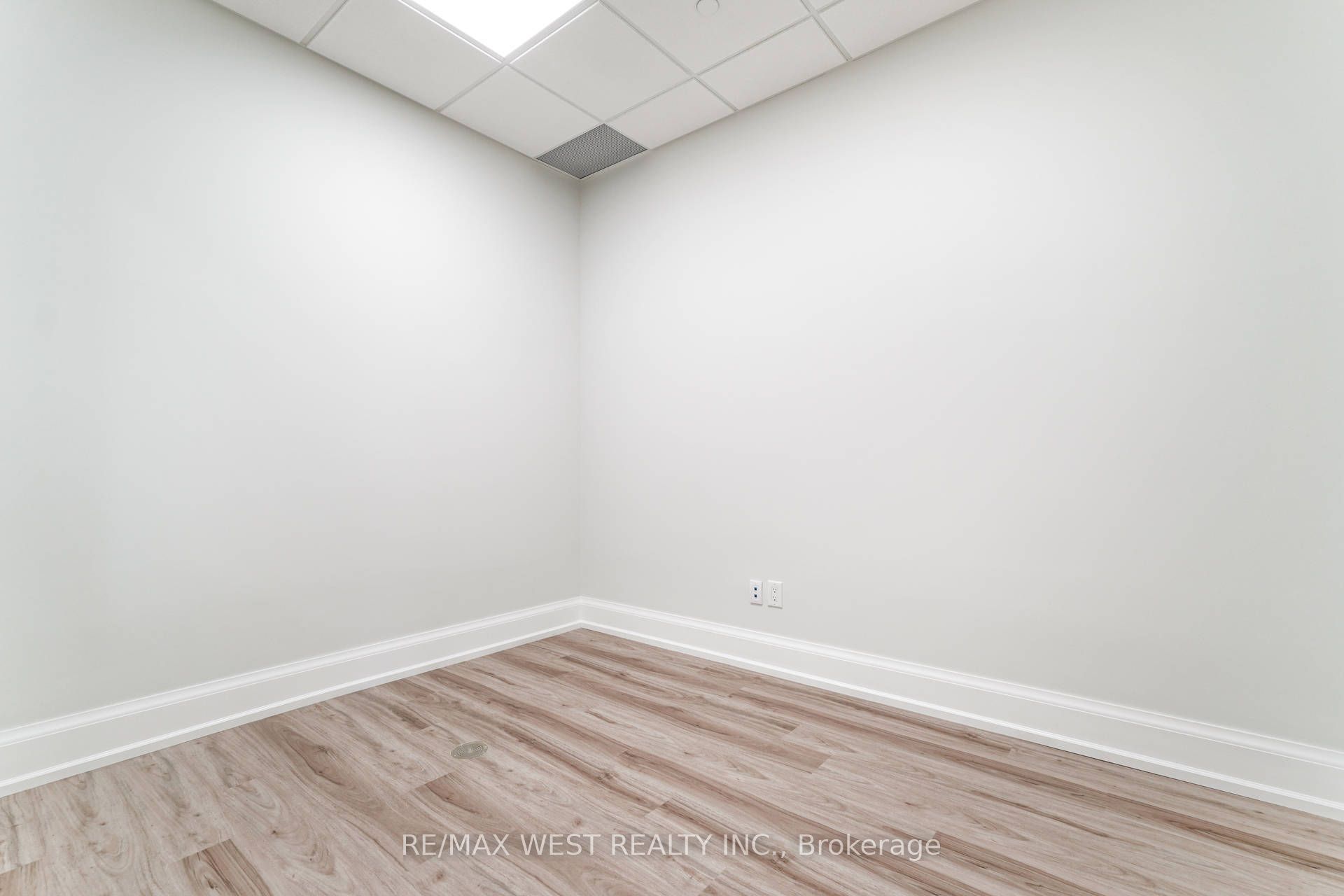 7956 Torbram Road 20 (7) Property Photo 13