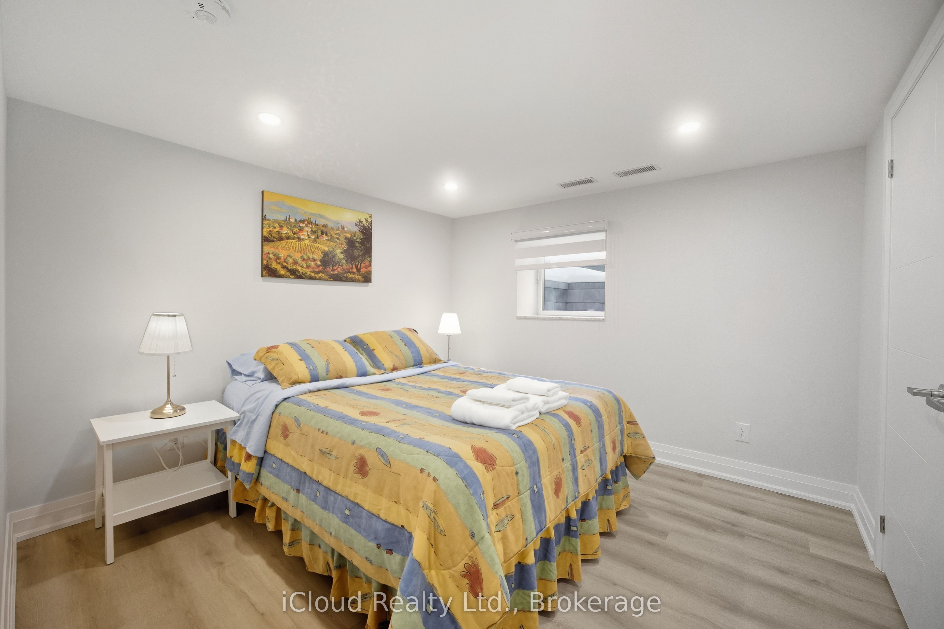 23 Swanhurst Boulevard B Property Photo 7