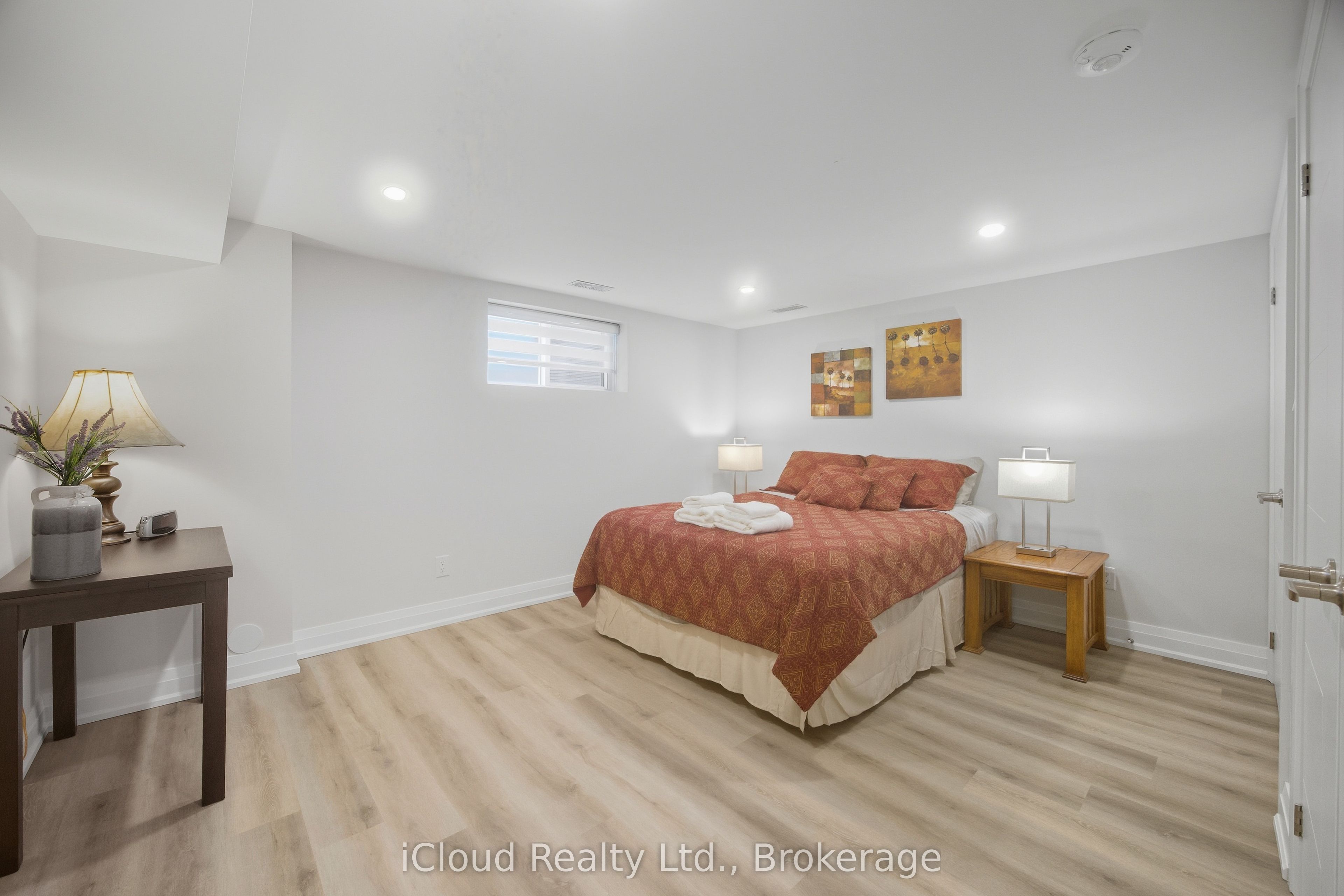 23 Swanhurst Boulevard B Property Photo 11