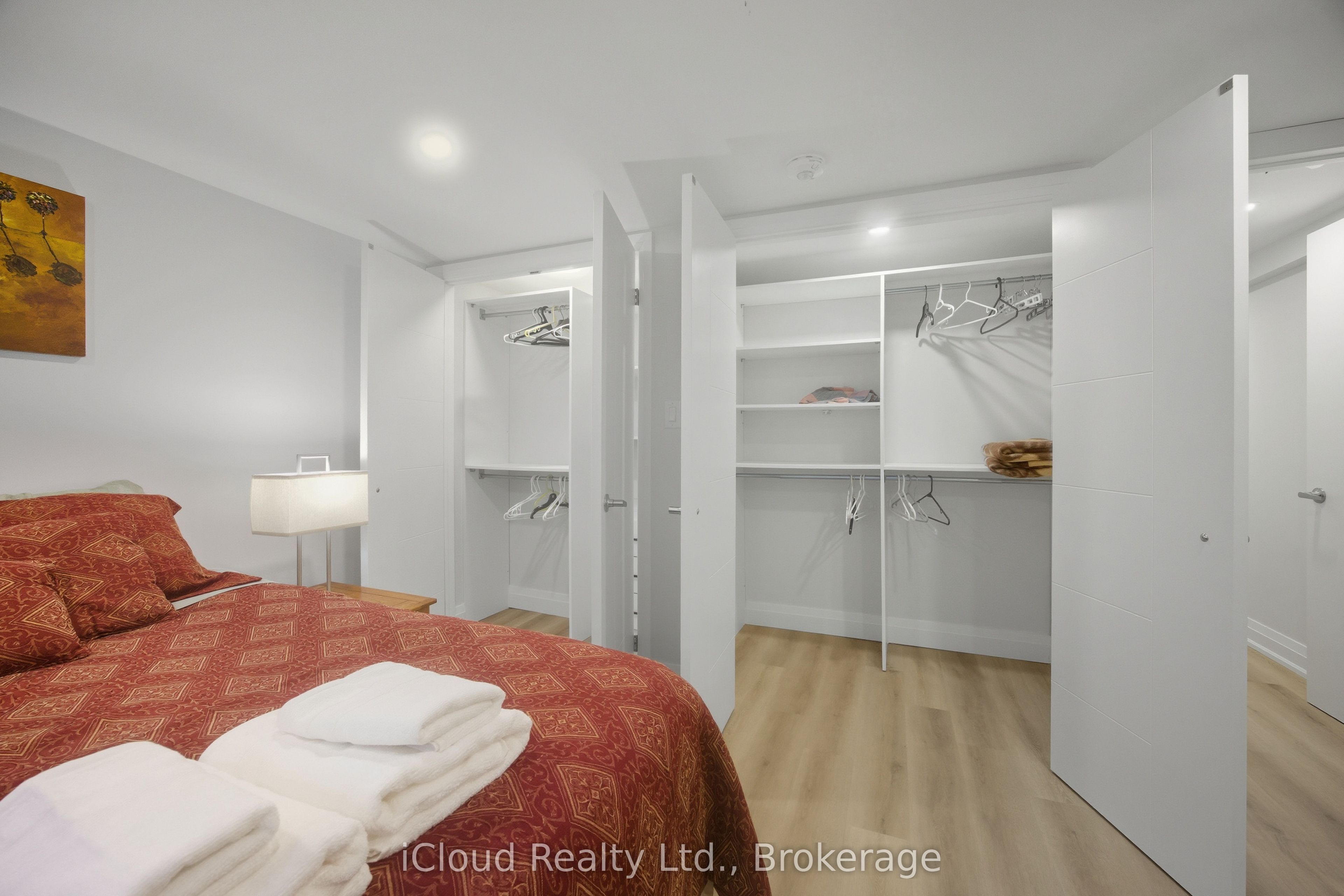23 Swanhurst Boulevard B Property Photo 12