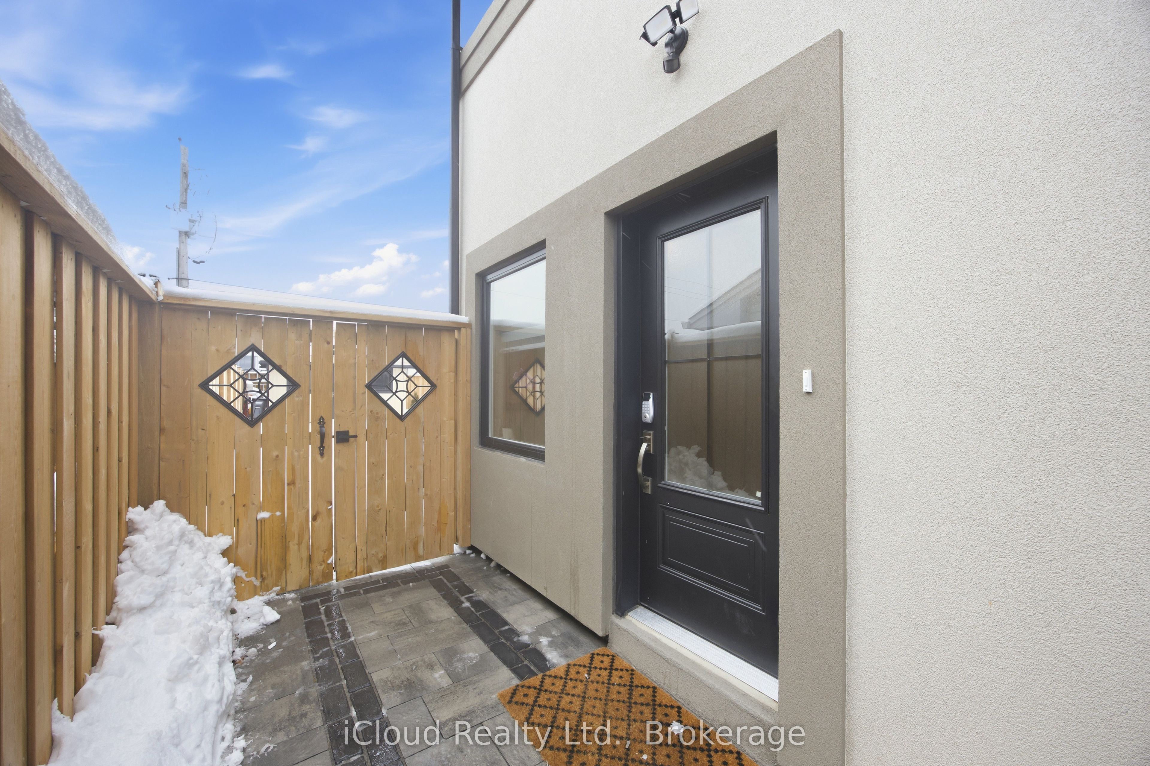 23 Swanhurst Boulevard B Property Photo 16