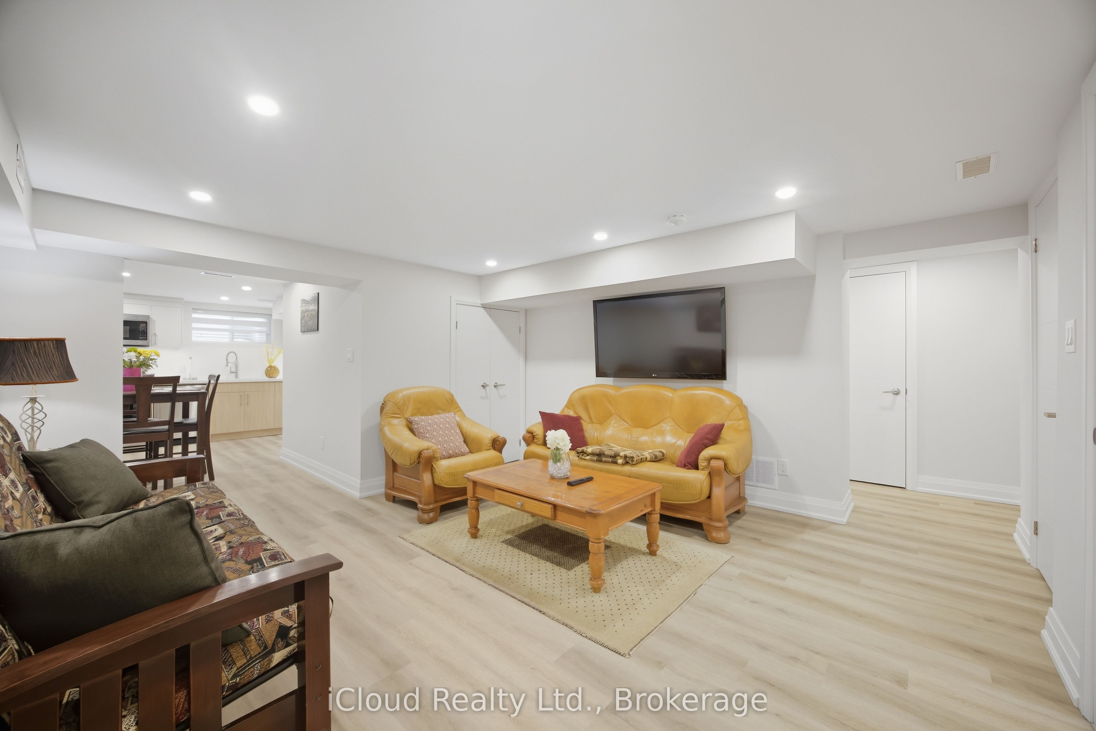 23 Swanhurst Boulevard B Property Photo 23