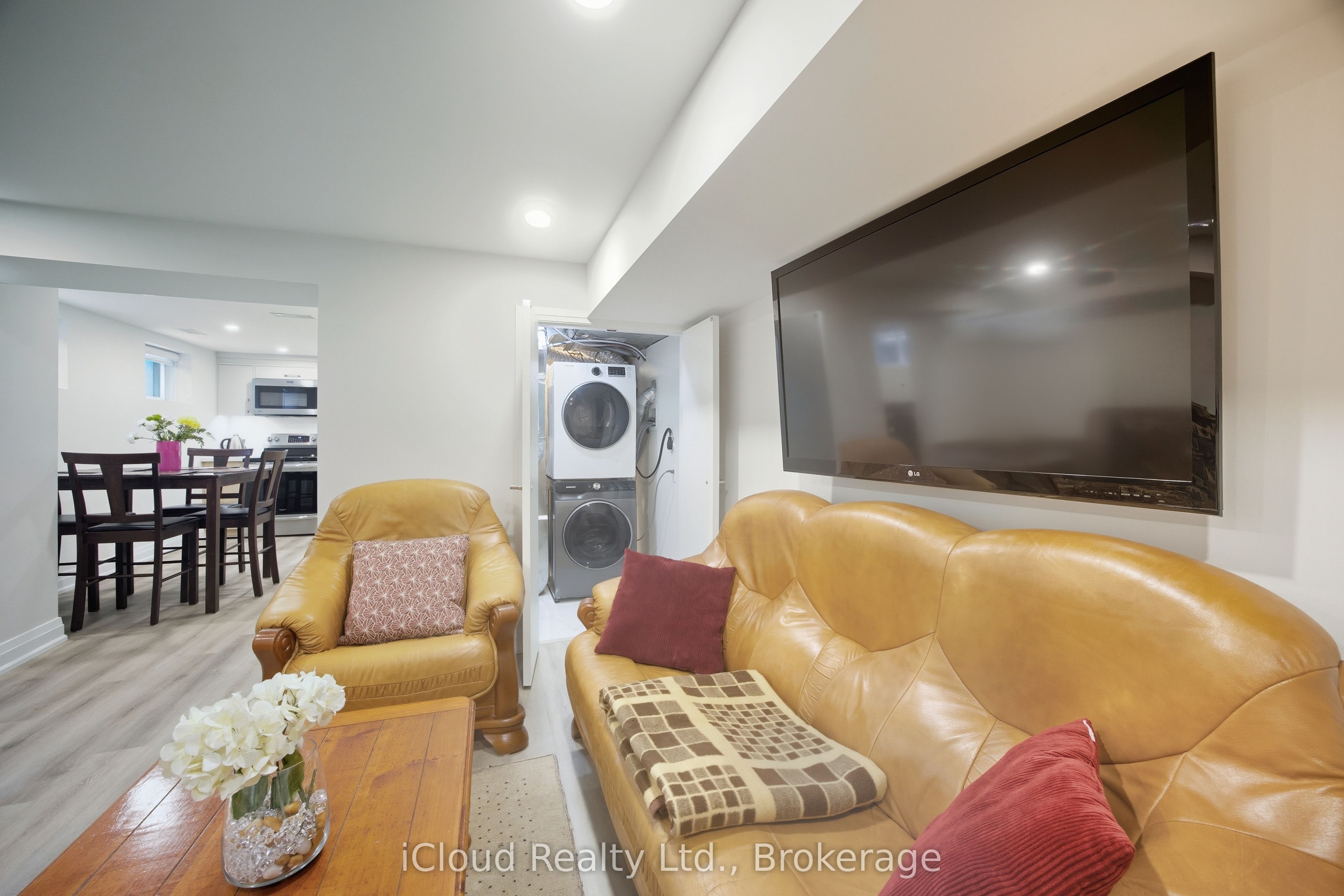23 Swanhurst Boulevard B Property Photo 24
