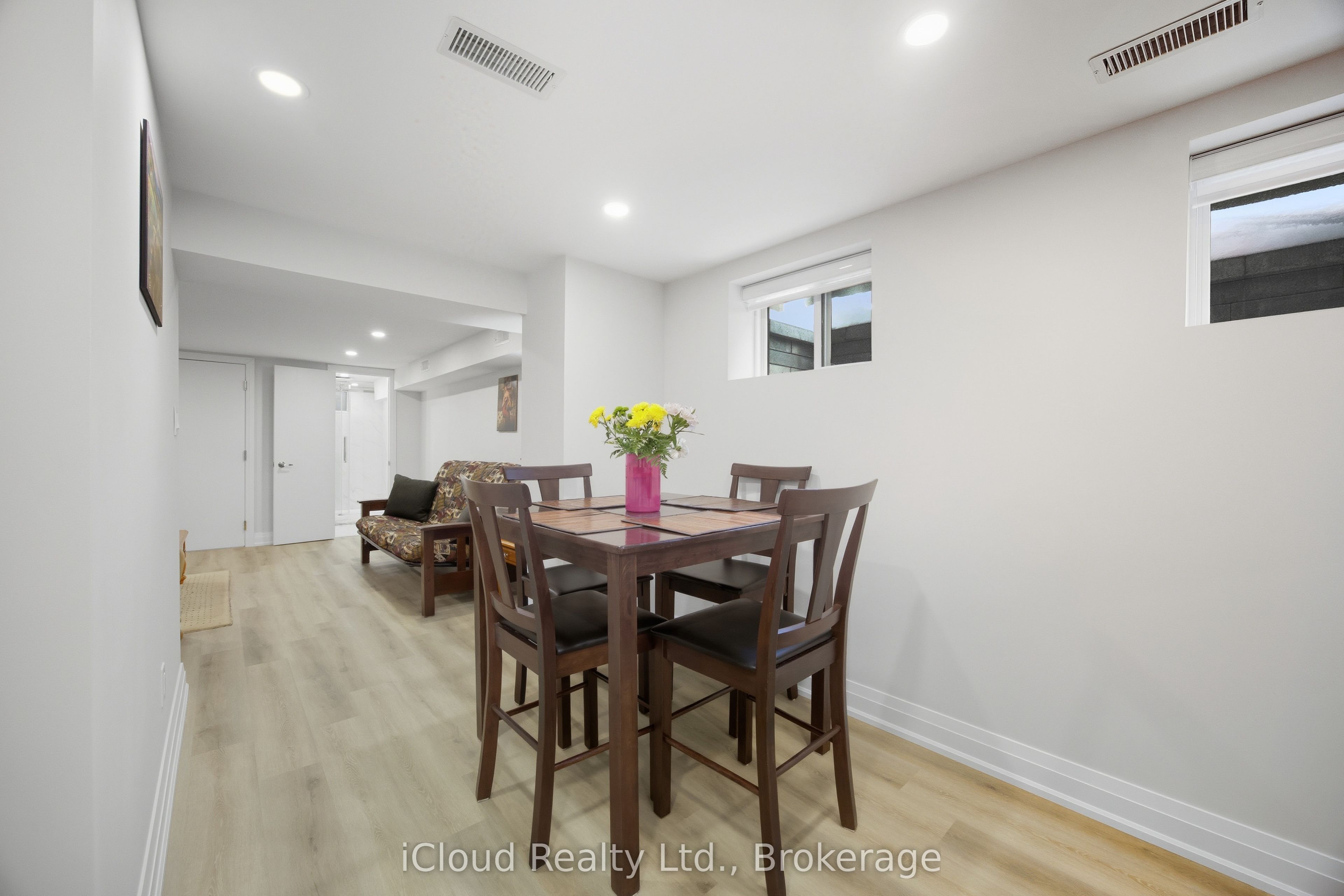 23 Swanhurst Boulevard B Property Photo 25