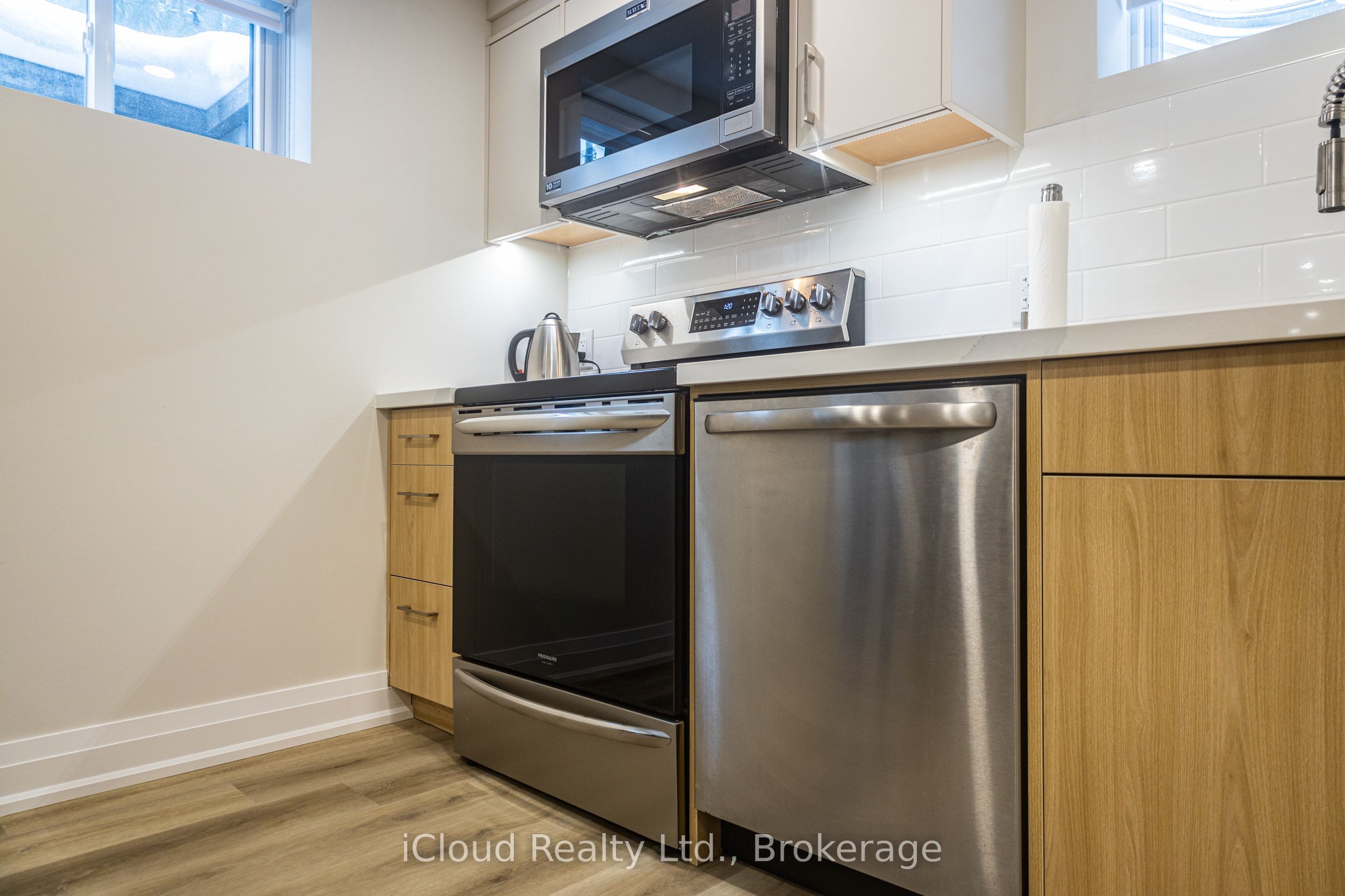 23 Swanhurst Boulevard B Property Photo 28