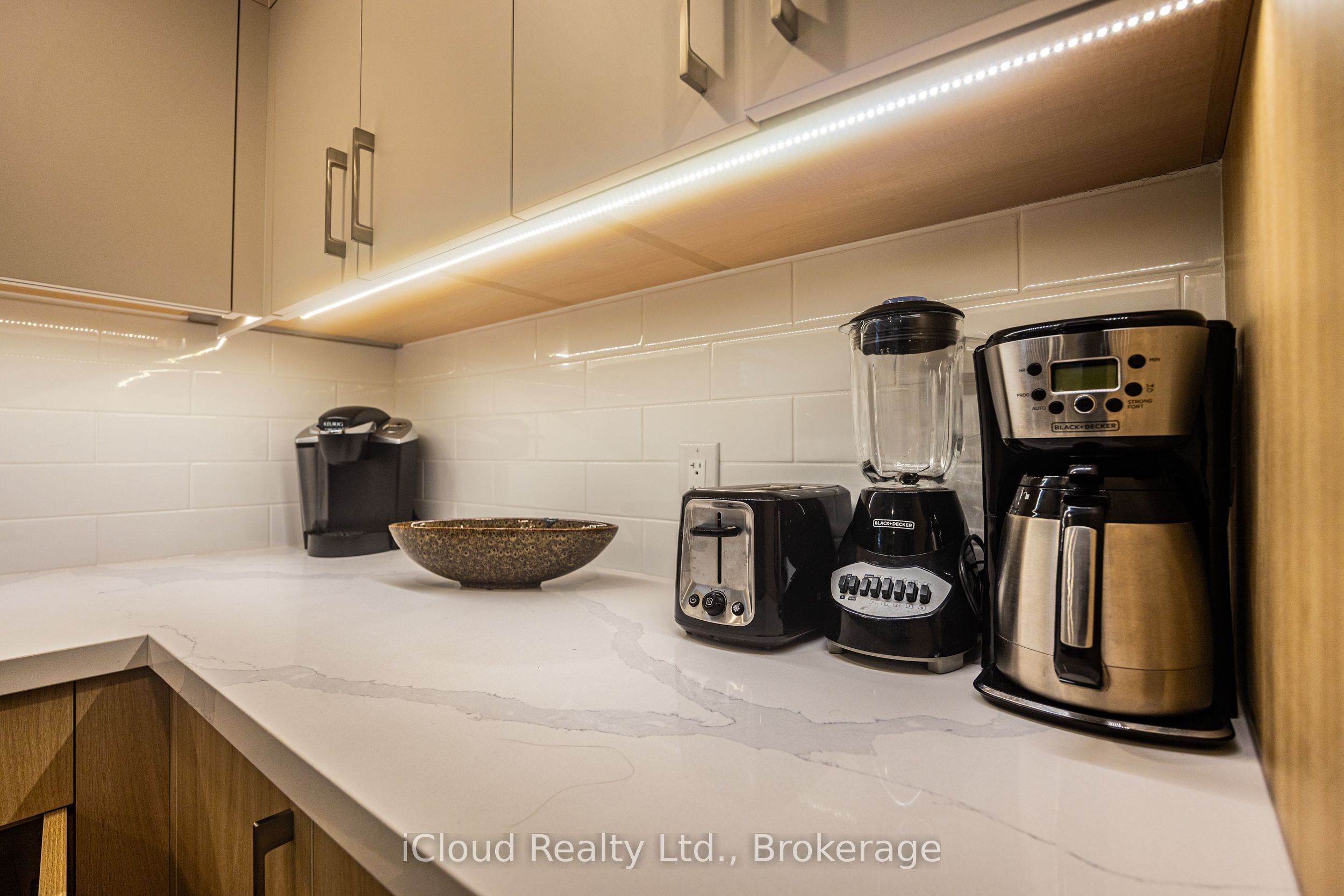 23 Swanhurst Boulevard B Property Photo 31