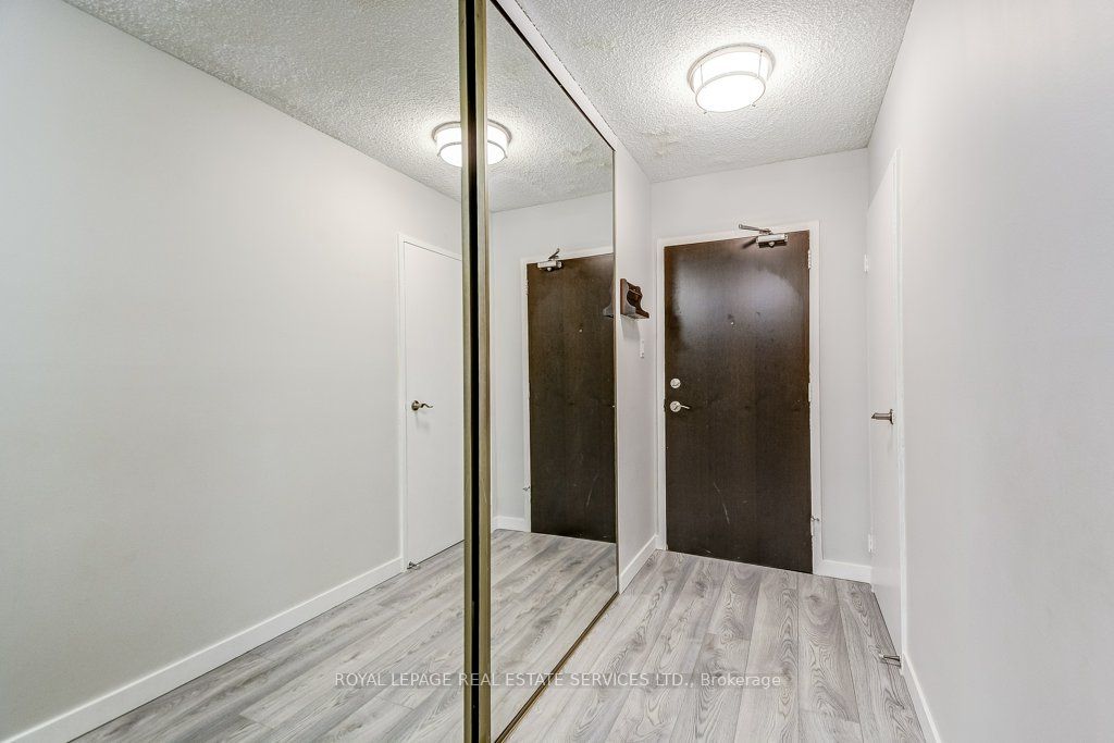 212 Kerr Street 601 Property Photo 10