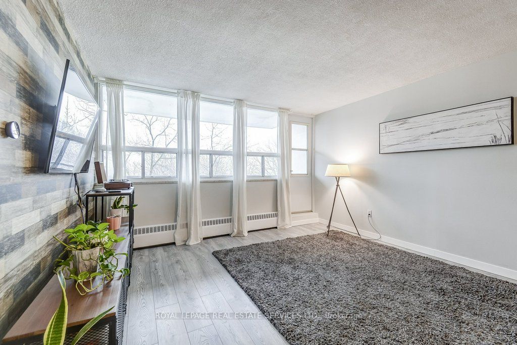 212 Kerr Street 601 Property Photo 15