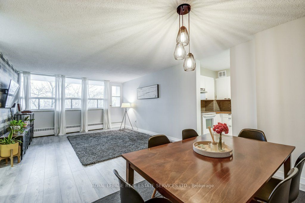 212 Kerr Street 601 Property Photo 17