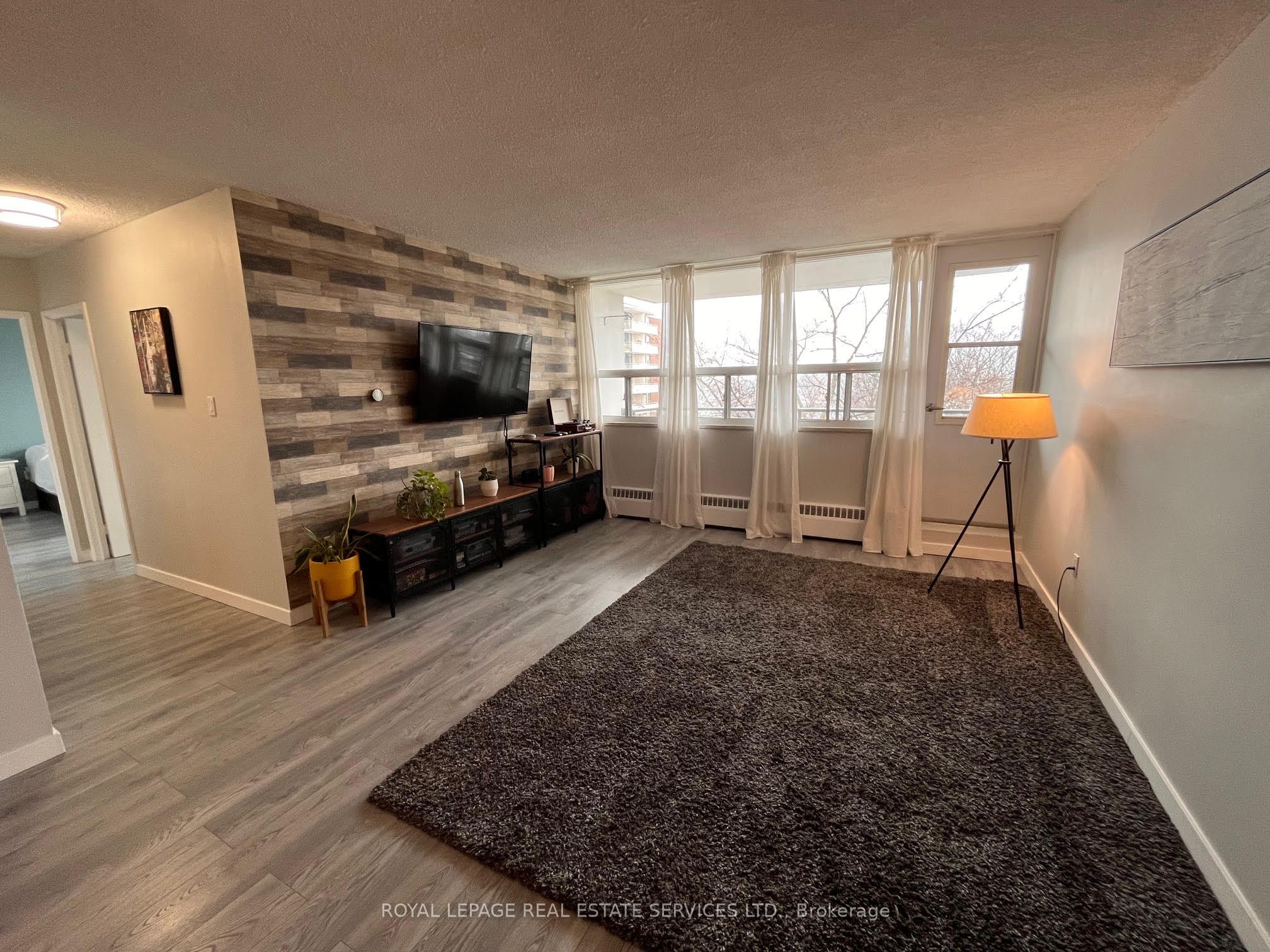 212 Kerr Street 601 Property Photo 20