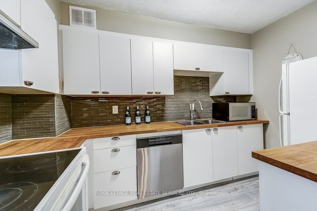 212 Kerr Street 601 Property Photo 23
