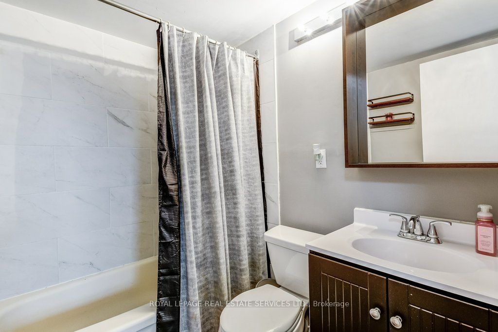 212 Kerr Street 601 Property Photo 32